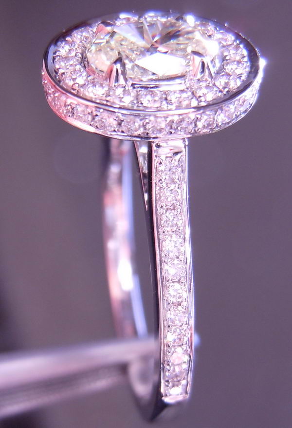 colorless diamond ring