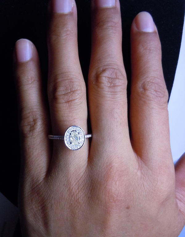 colorless diamond ring