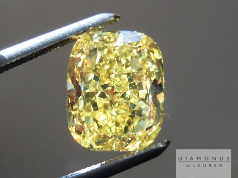colorless diamond ring