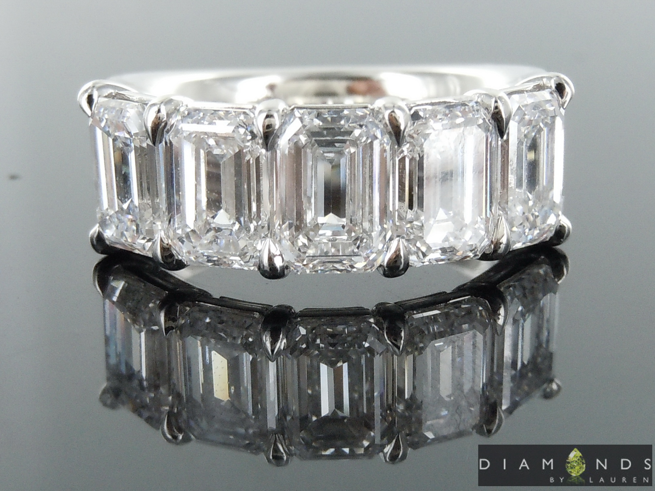 colorless diamond ring