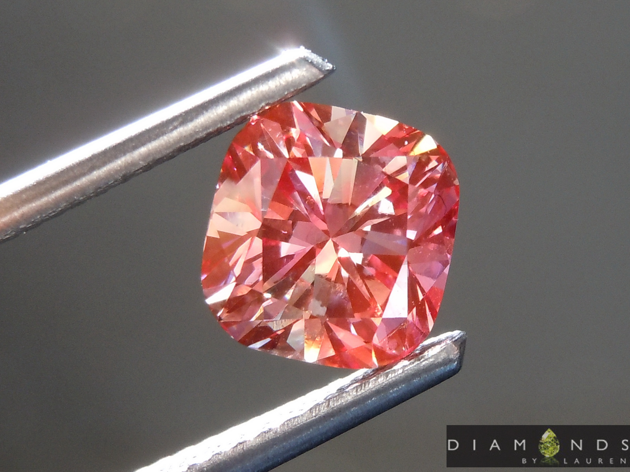 2.00ct Pink VS2 Cushion Cut Lab Grown Diamond R9924