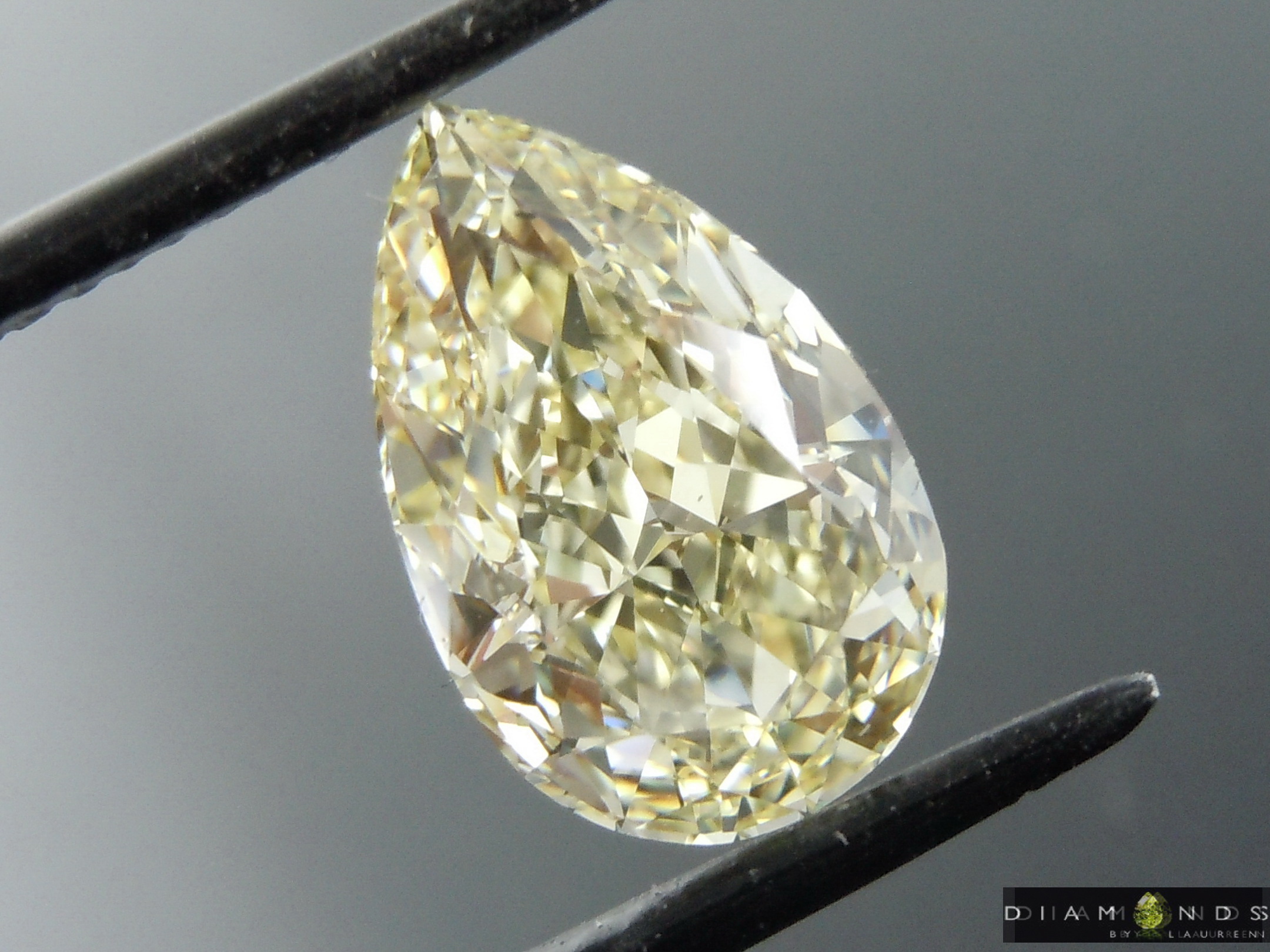 natural yellow diamond