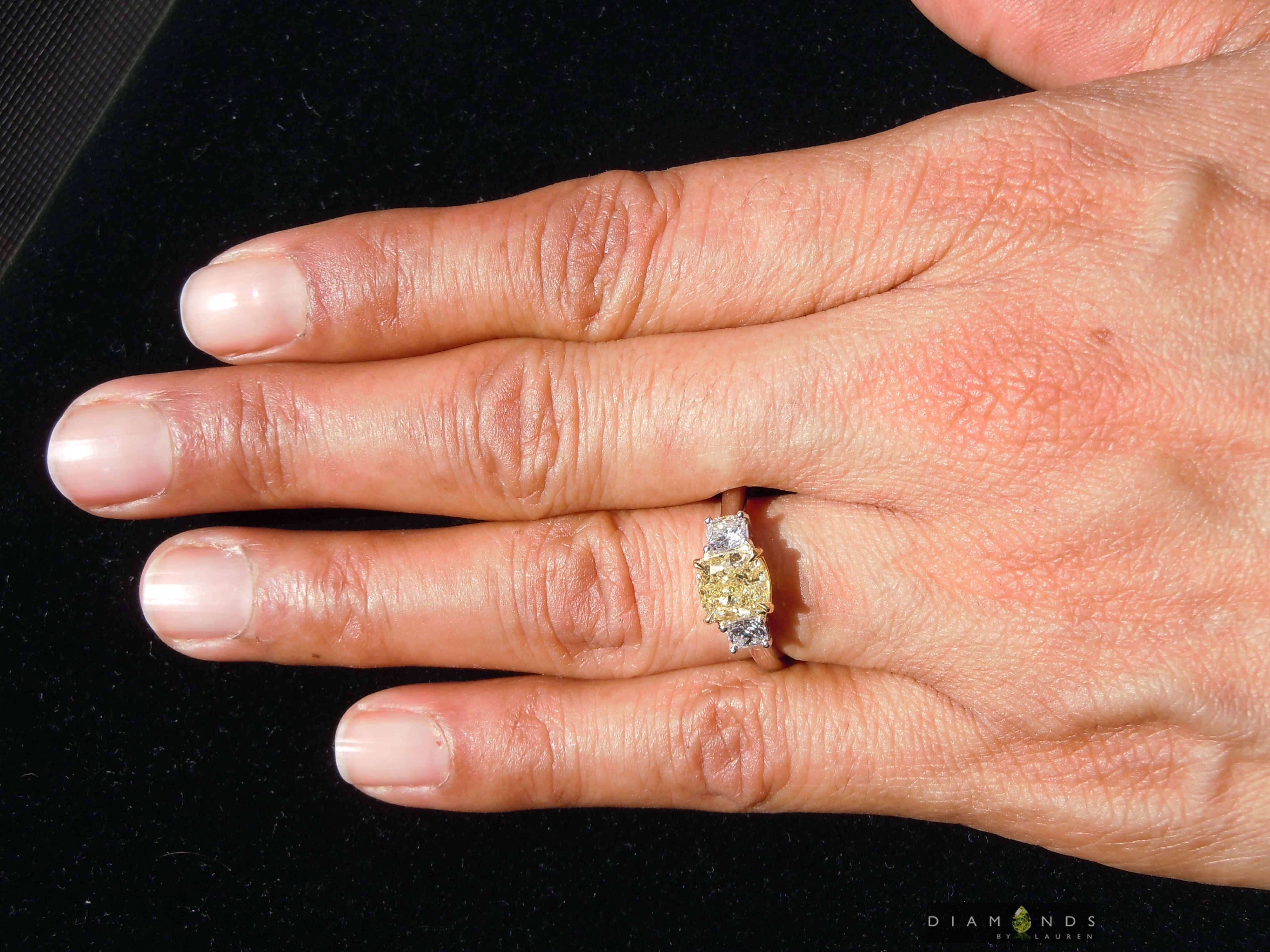 colorless diamond ring
