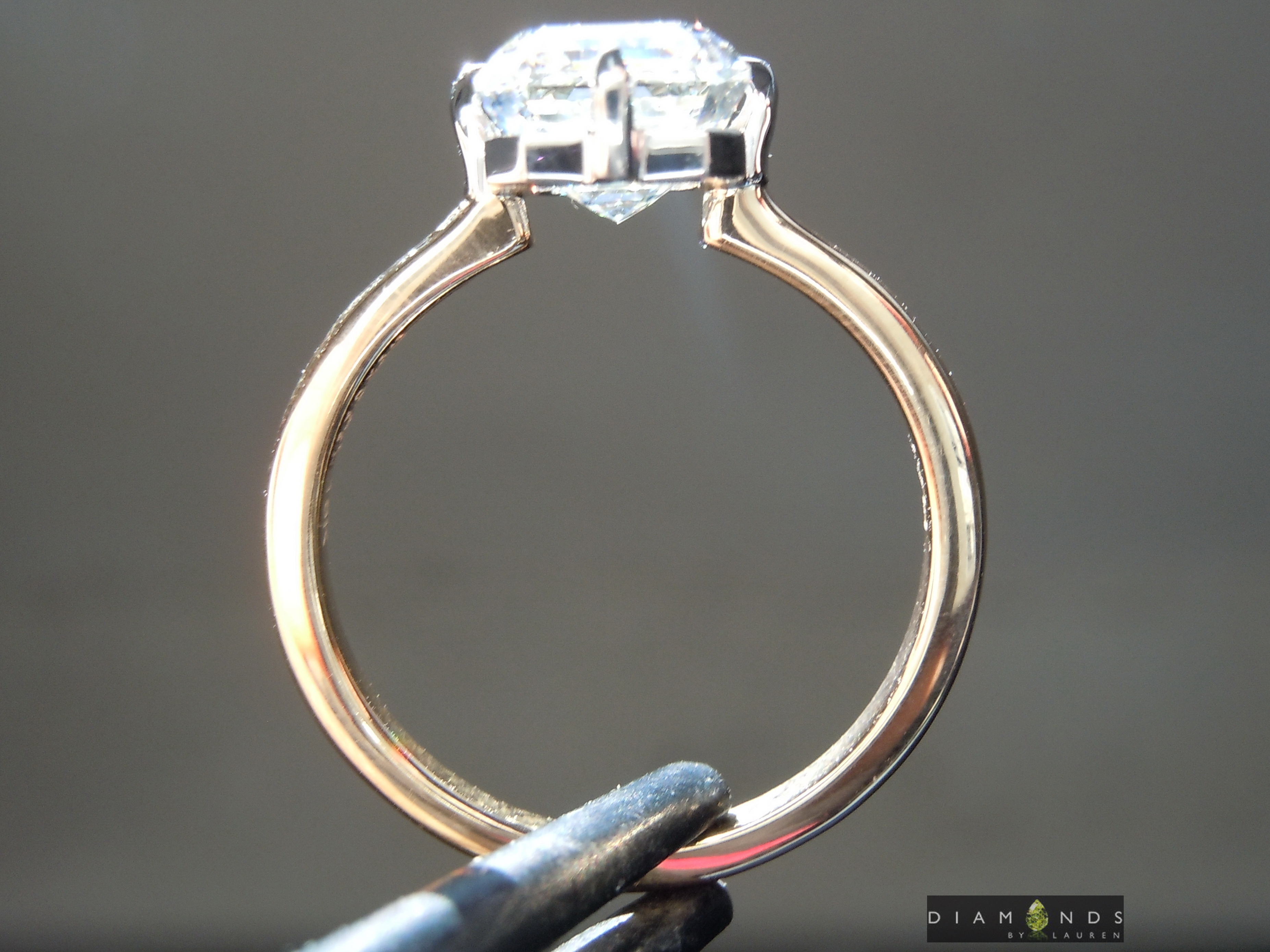 colorless diamond ring