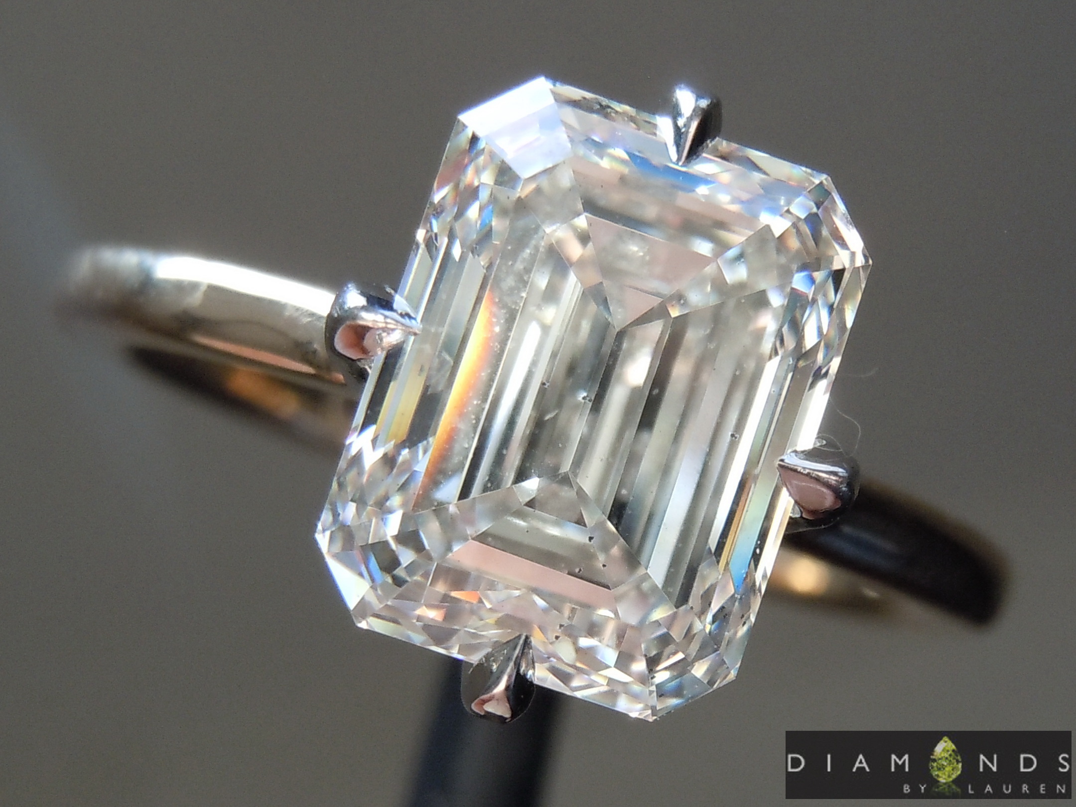 colorless diamond ring