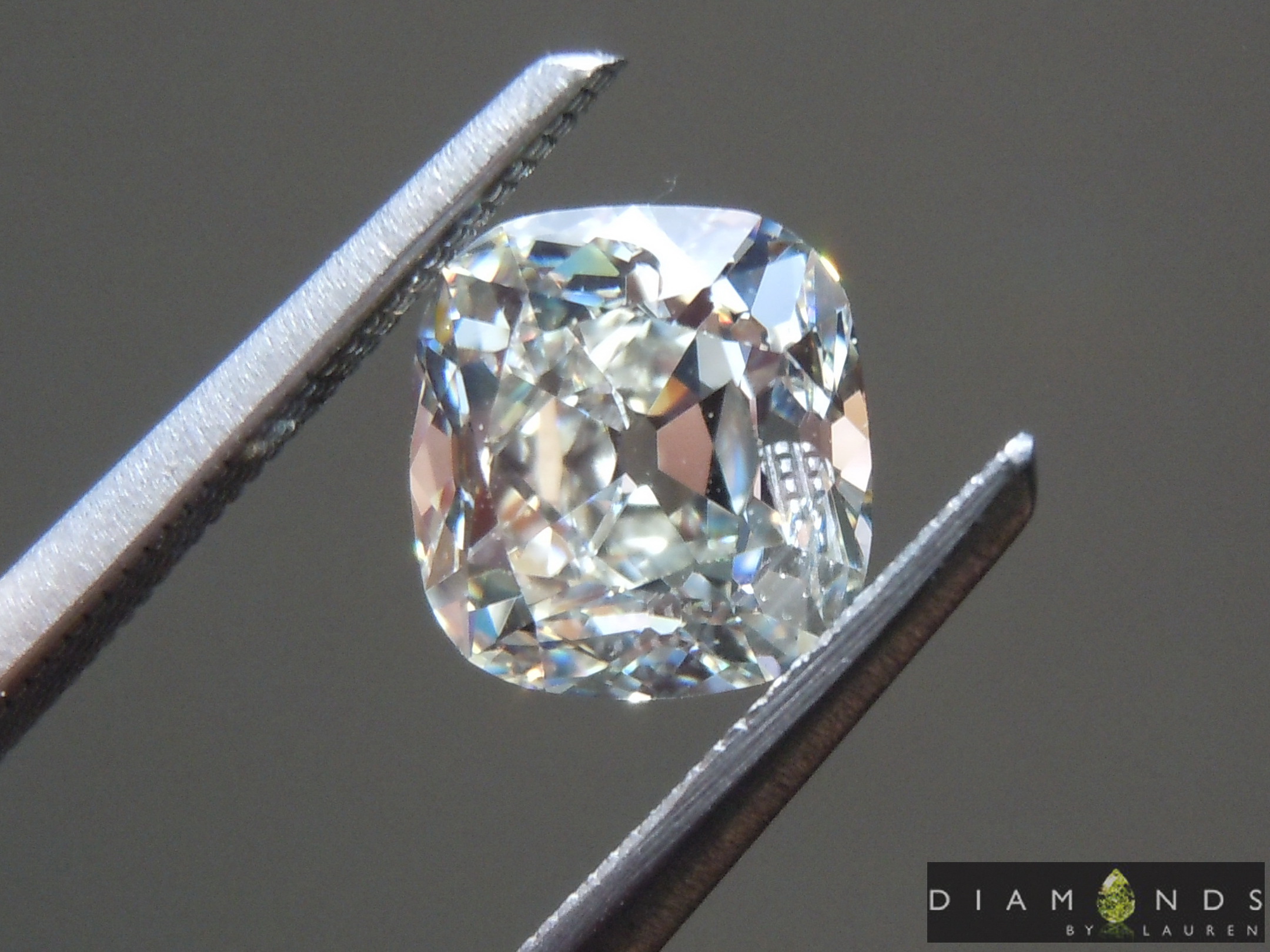 1 Carat VVS1 Cushion Cut Moissanite Loose Gemstone - D Color Lab-Created