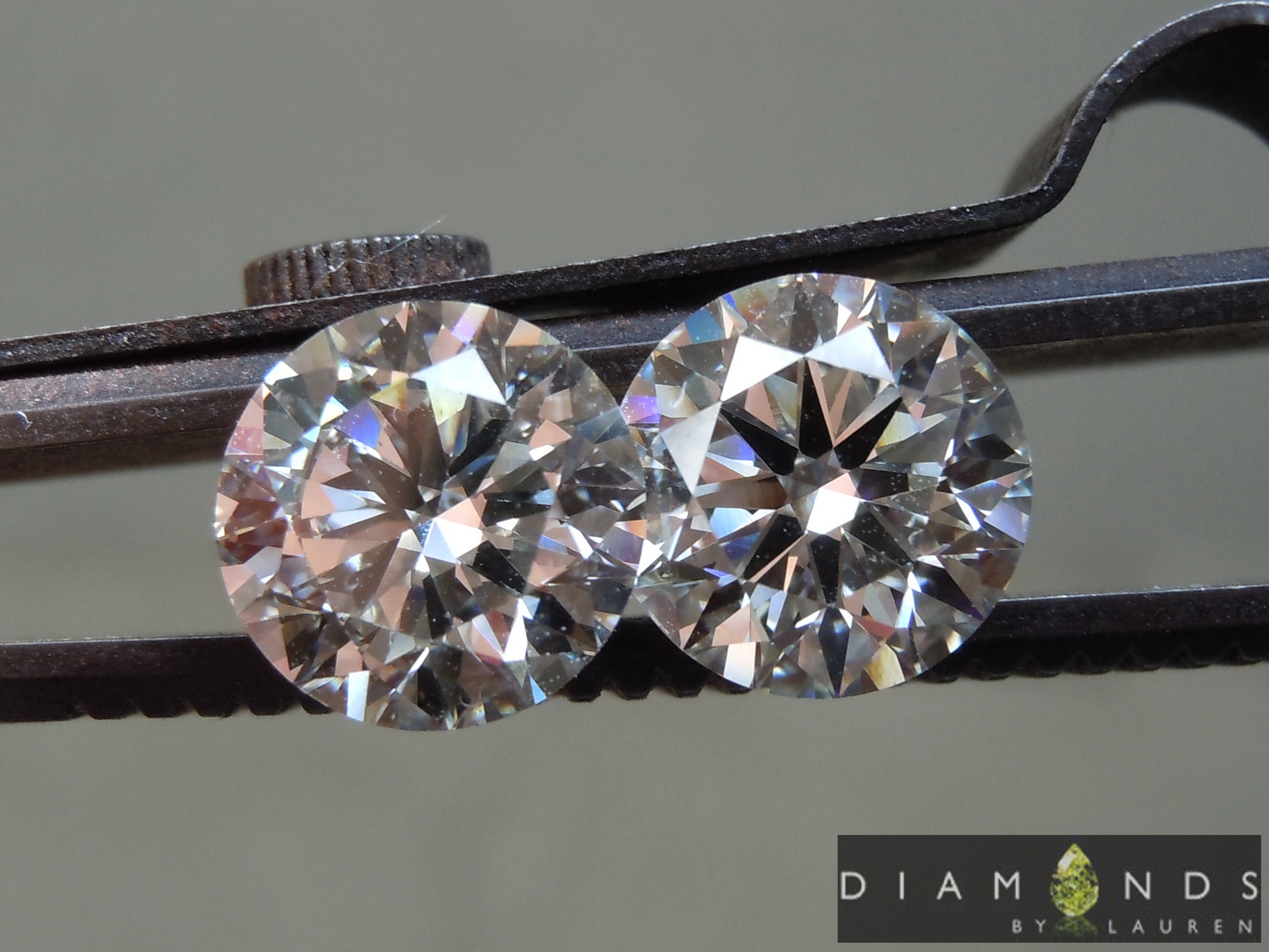 round diamond earrings