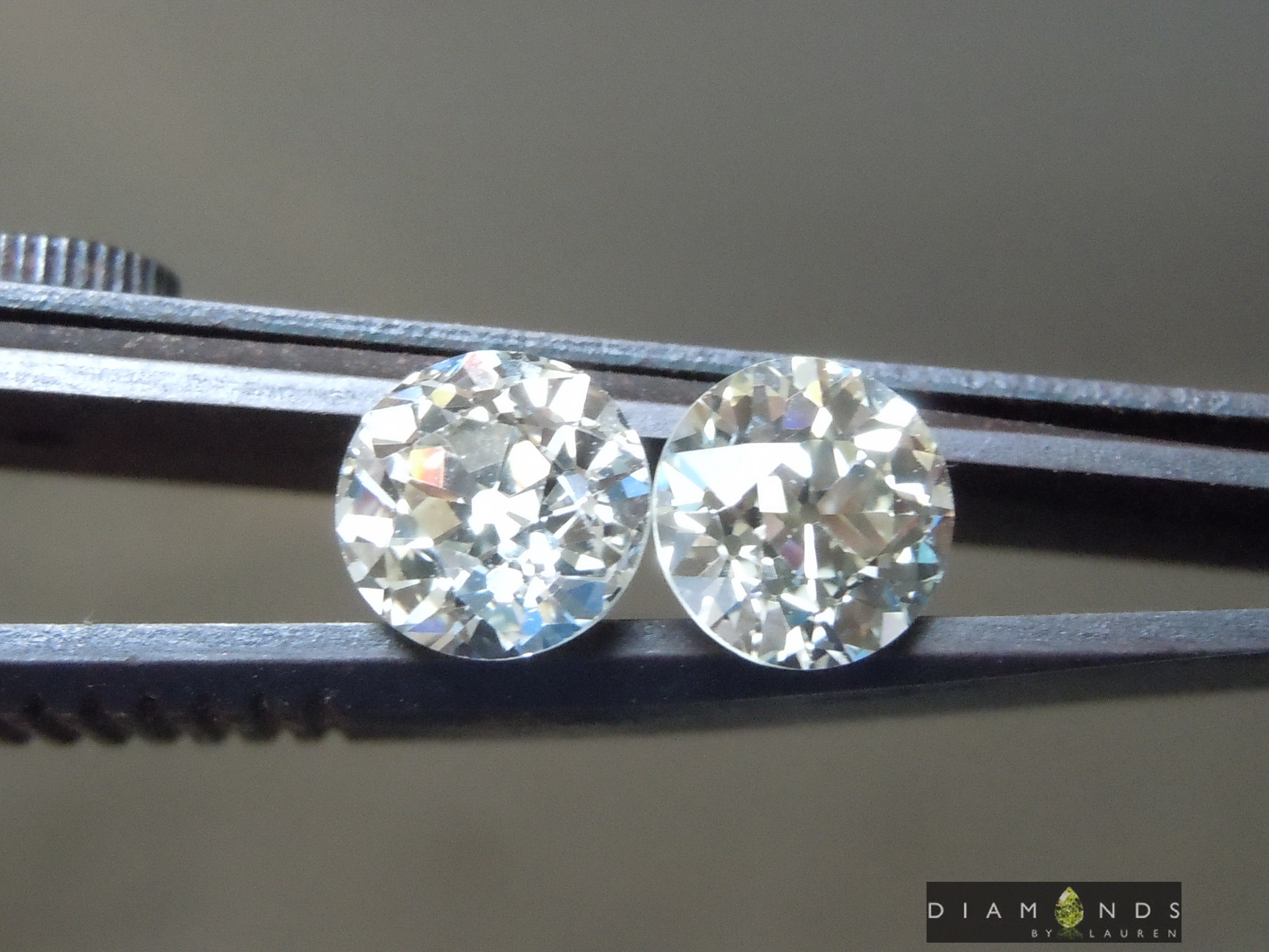 colorless diamond earrings