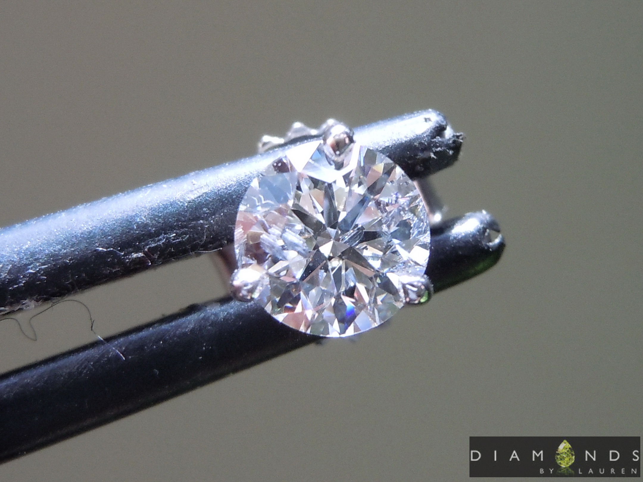 colorless diamond earring