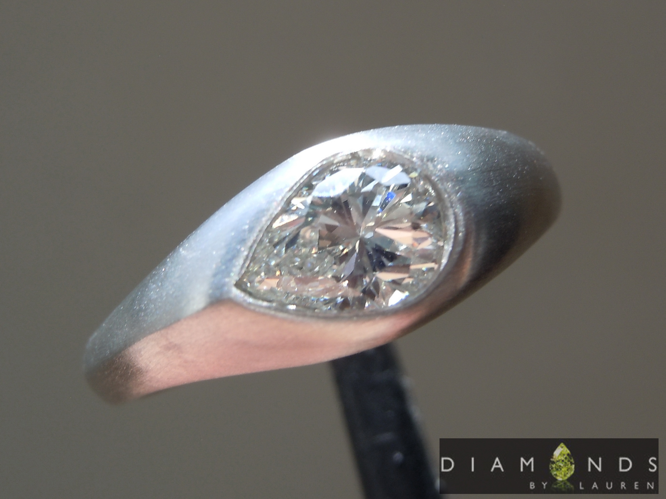 colorless diamond ring