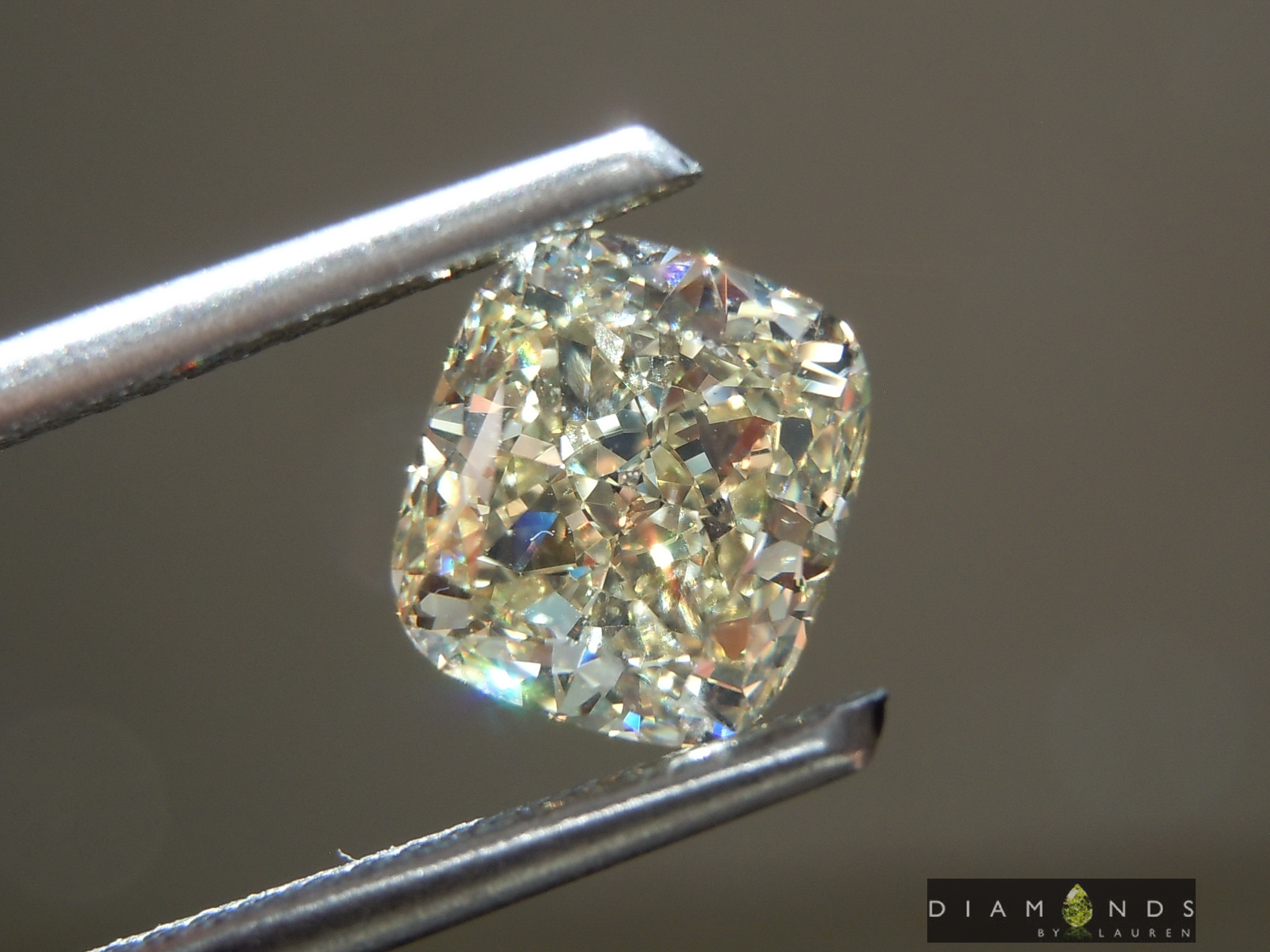 1.74ct Yellow VS1 Cushion Cut Diamond R10128