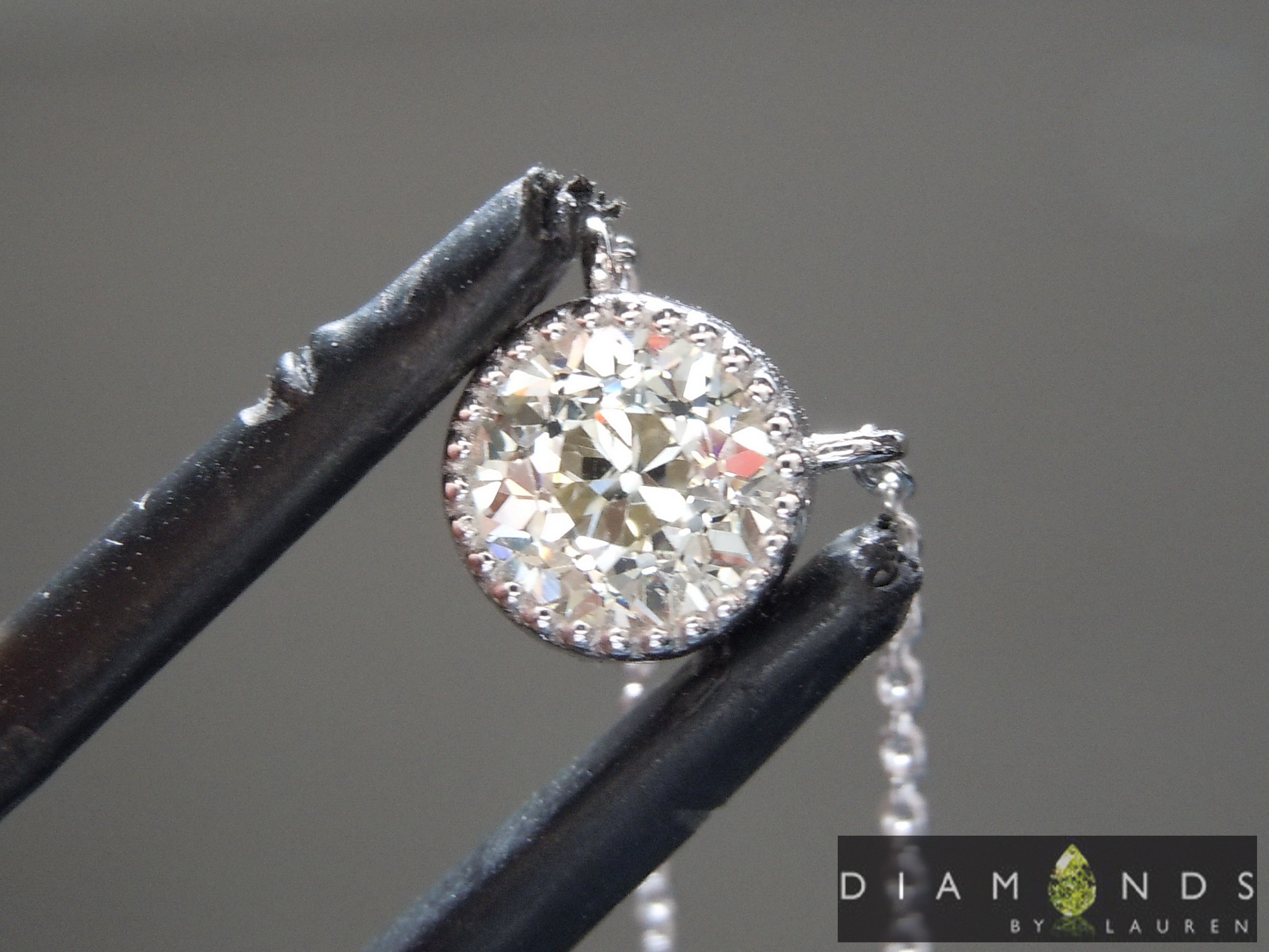 colorless diamond necklace