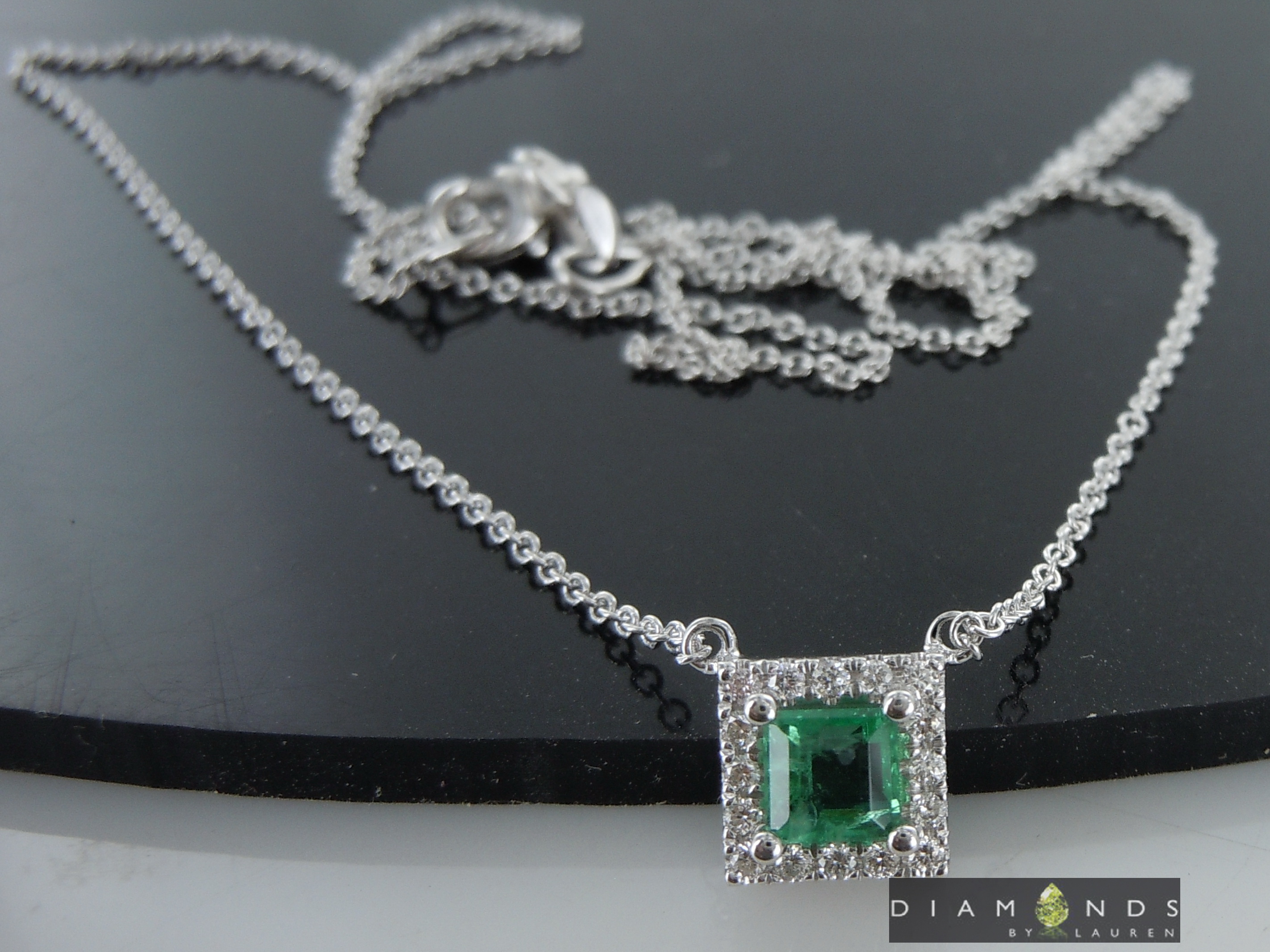 natural emerald diamond pedant