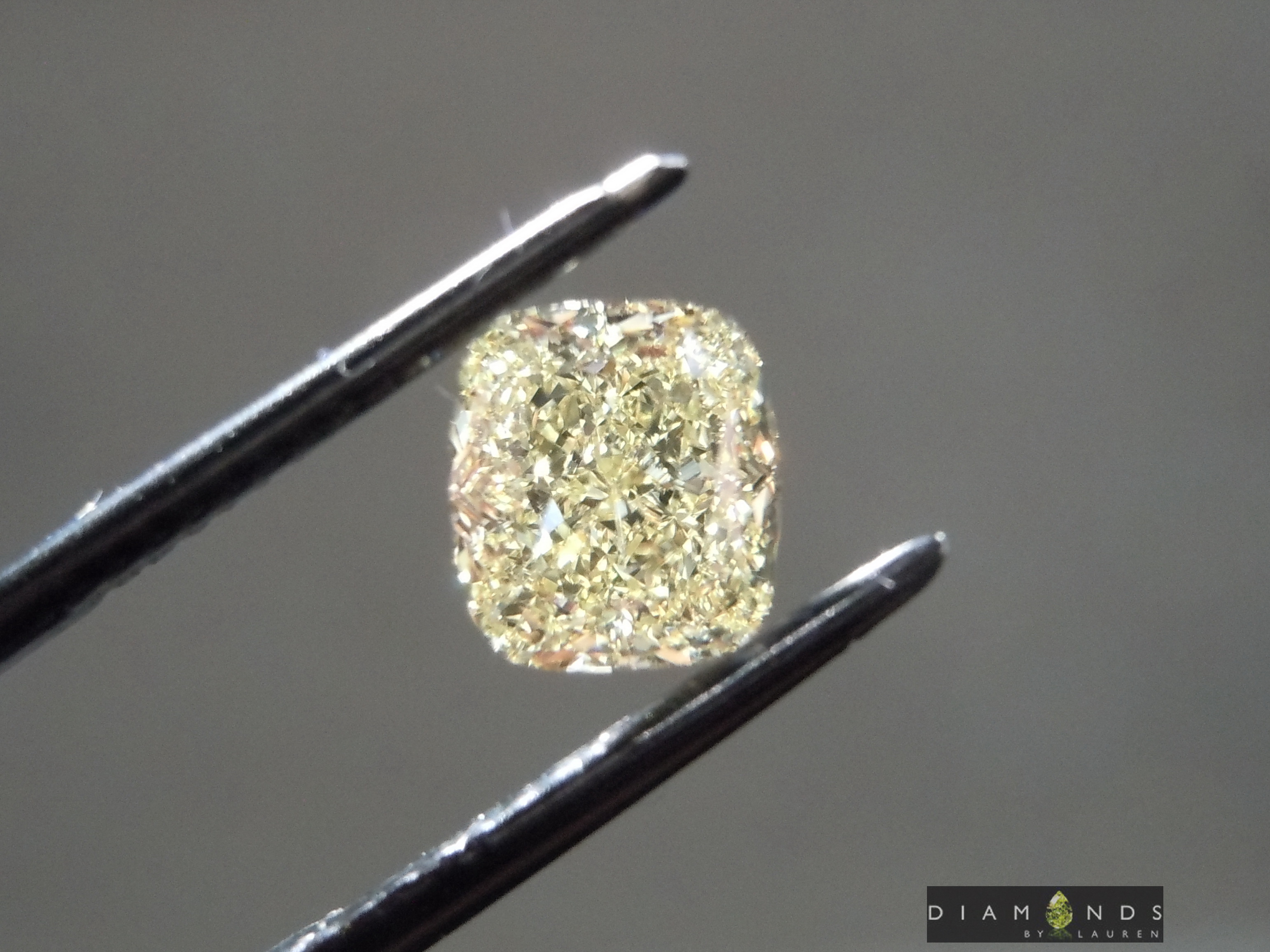 natural yellow diamond 