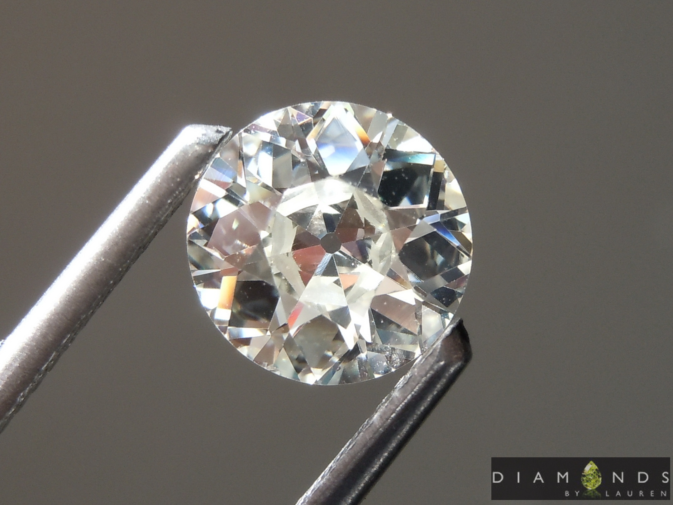 near colorless diamond