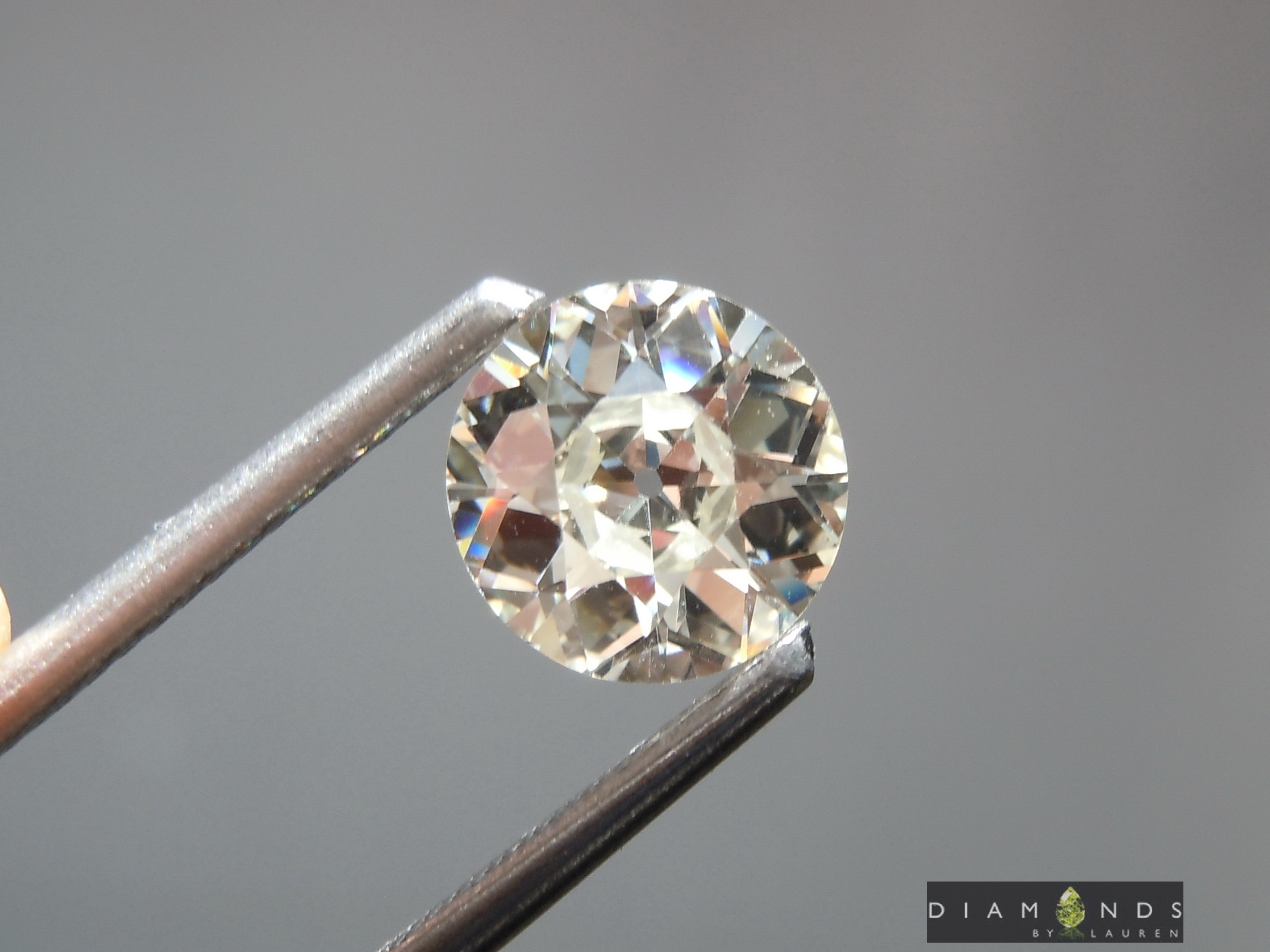 near colorless diamond