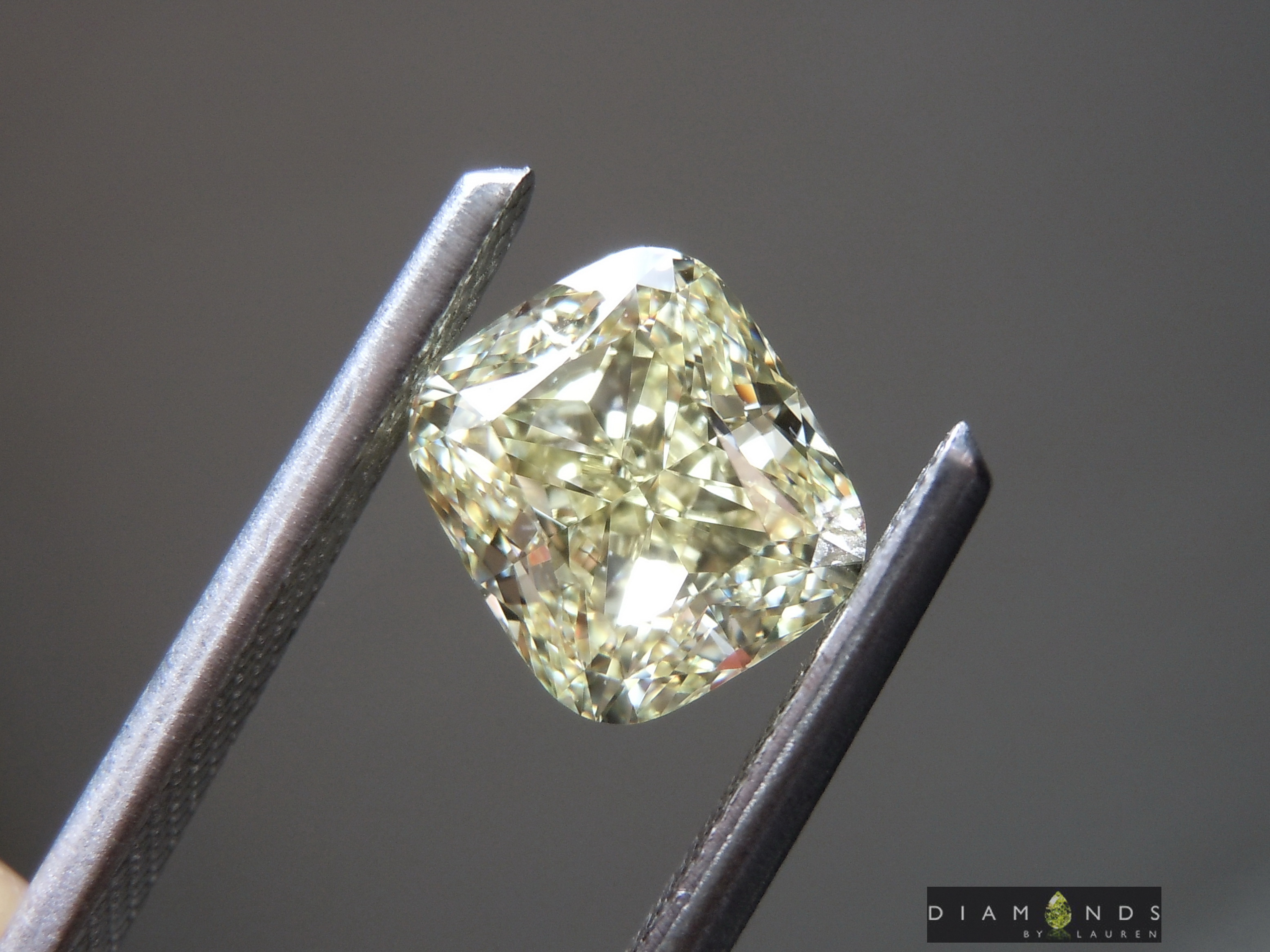 natural yellow diamond