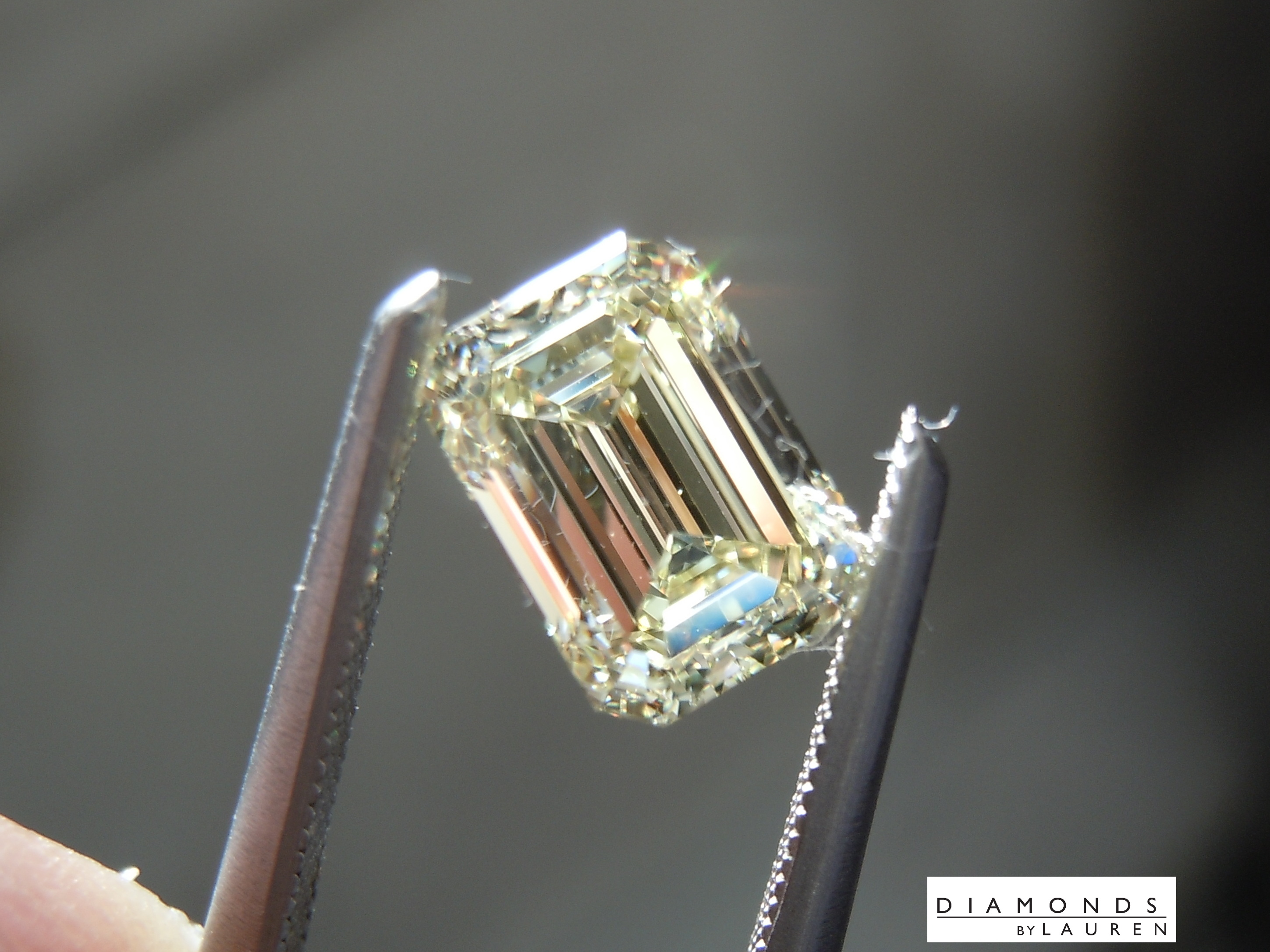 SOLD.....1.00ct Y-Z VS2 Emerald Cut Diamond R10467