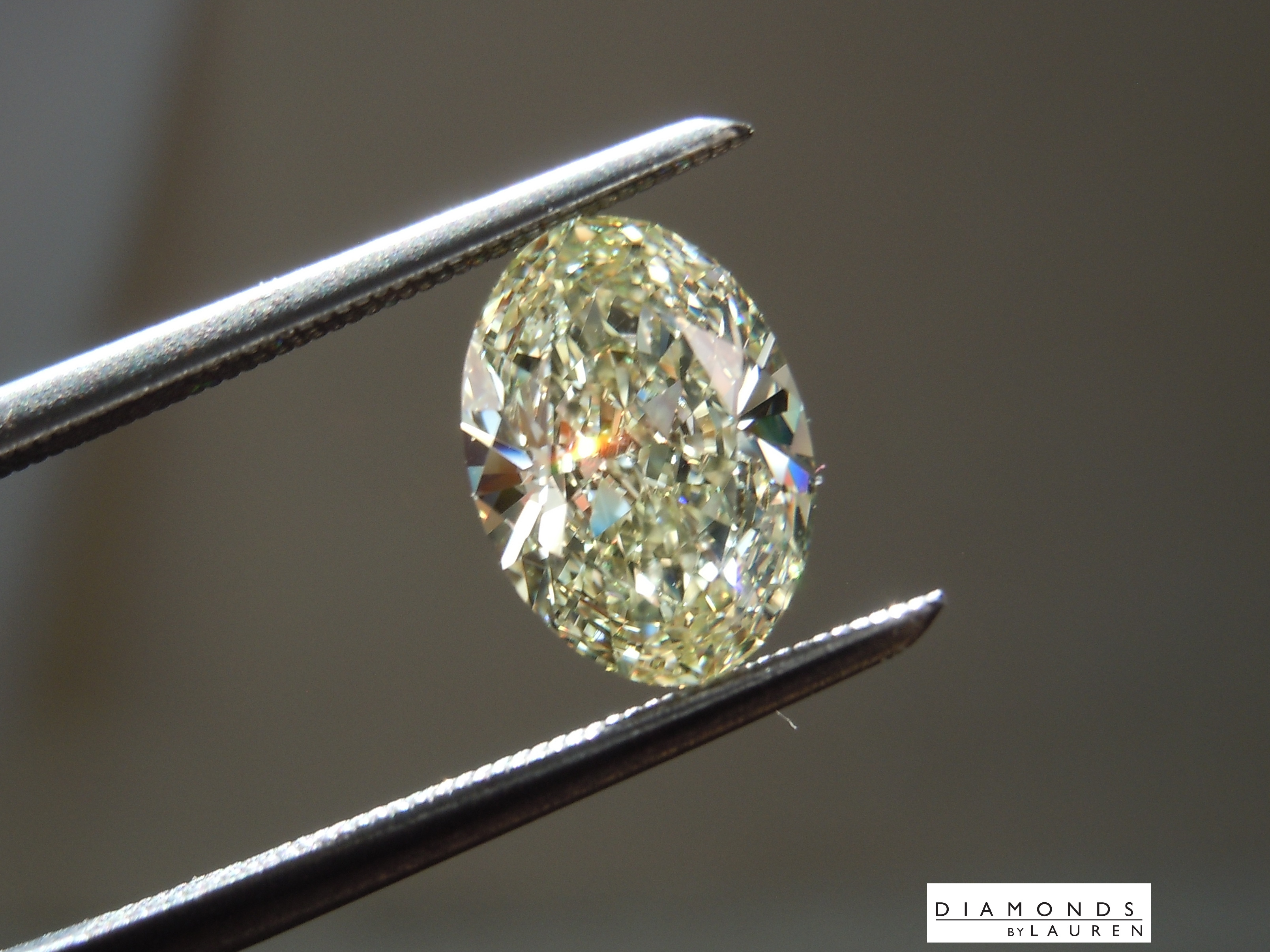 1.79ct Yellow VVS1 Oval Shape Lab Grown Diamond R10570