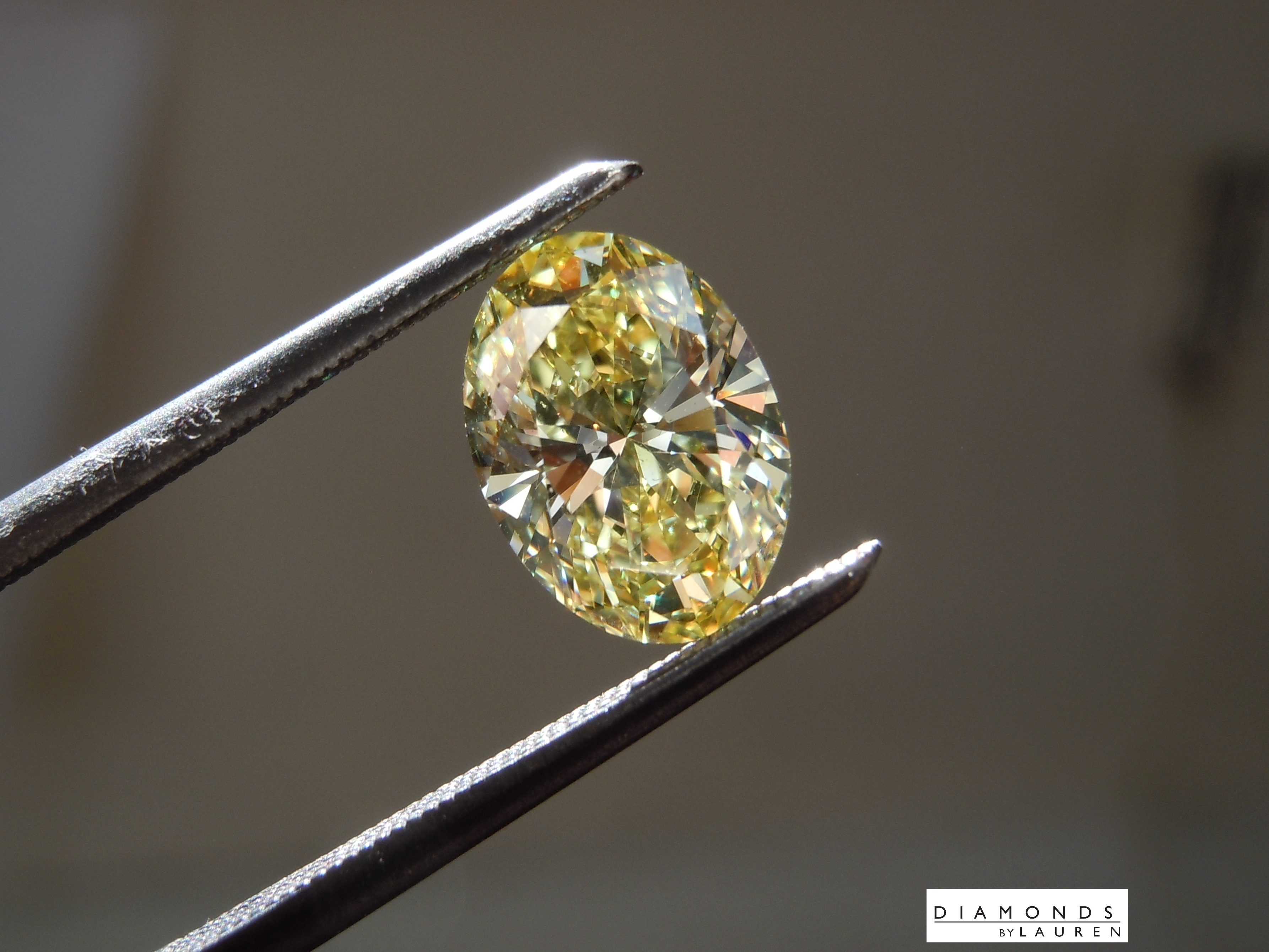 1.59ct Yellow VVS2 Oval Shape Lab Grown Diamond R10571