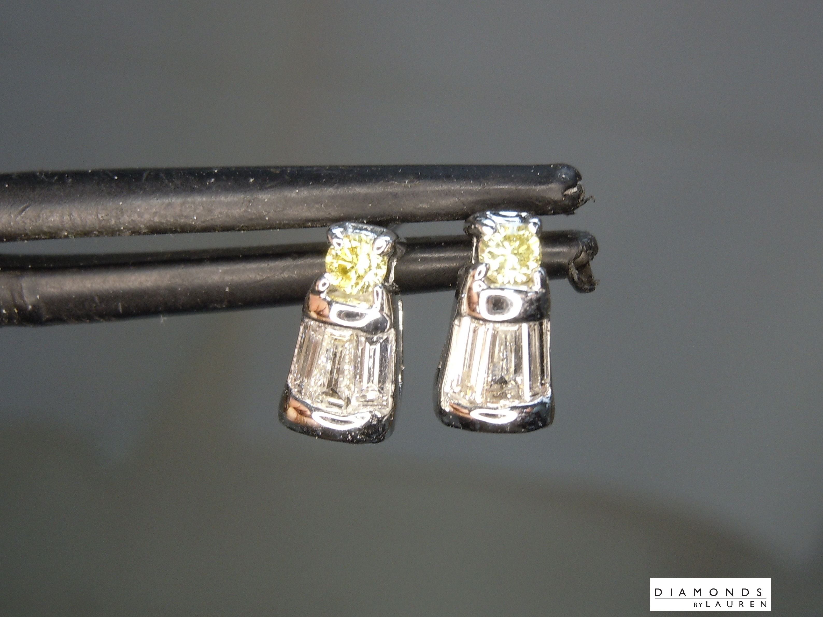 colorless diamond earrings