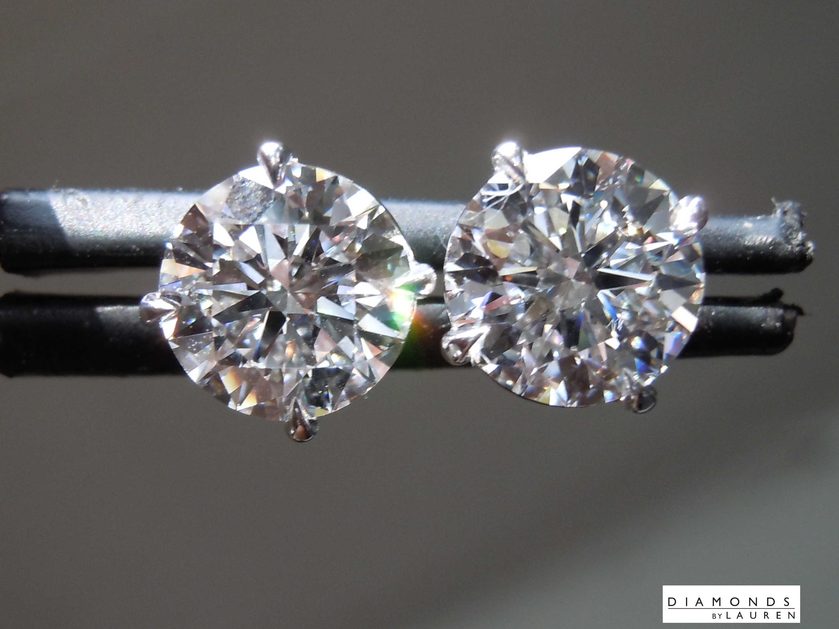 colorless diamond earrings