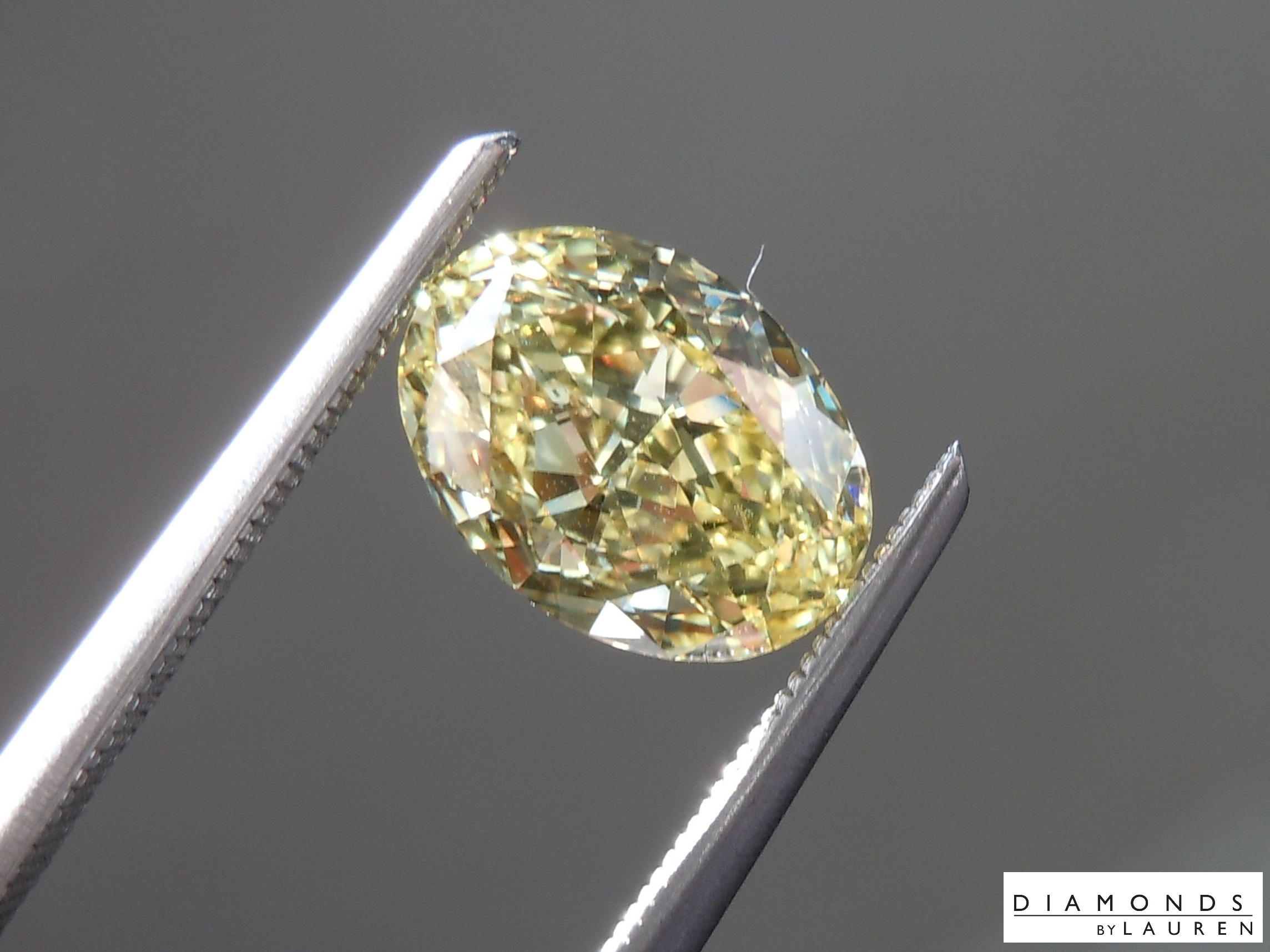 colorless diamond ring