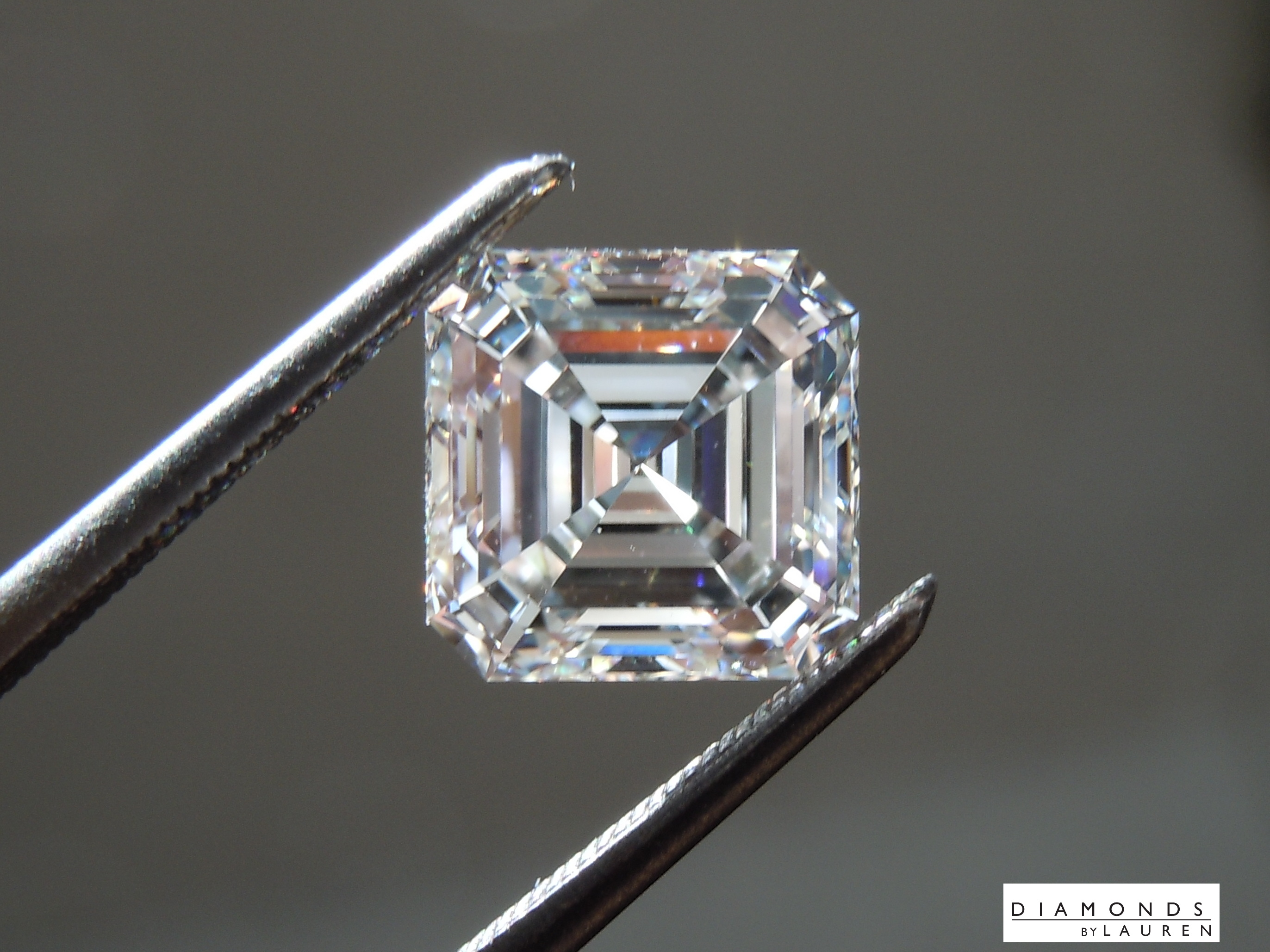 colorless diamond ring