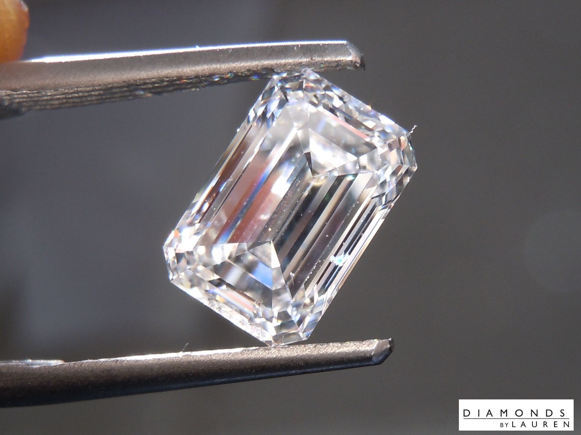 colorless diamond ring