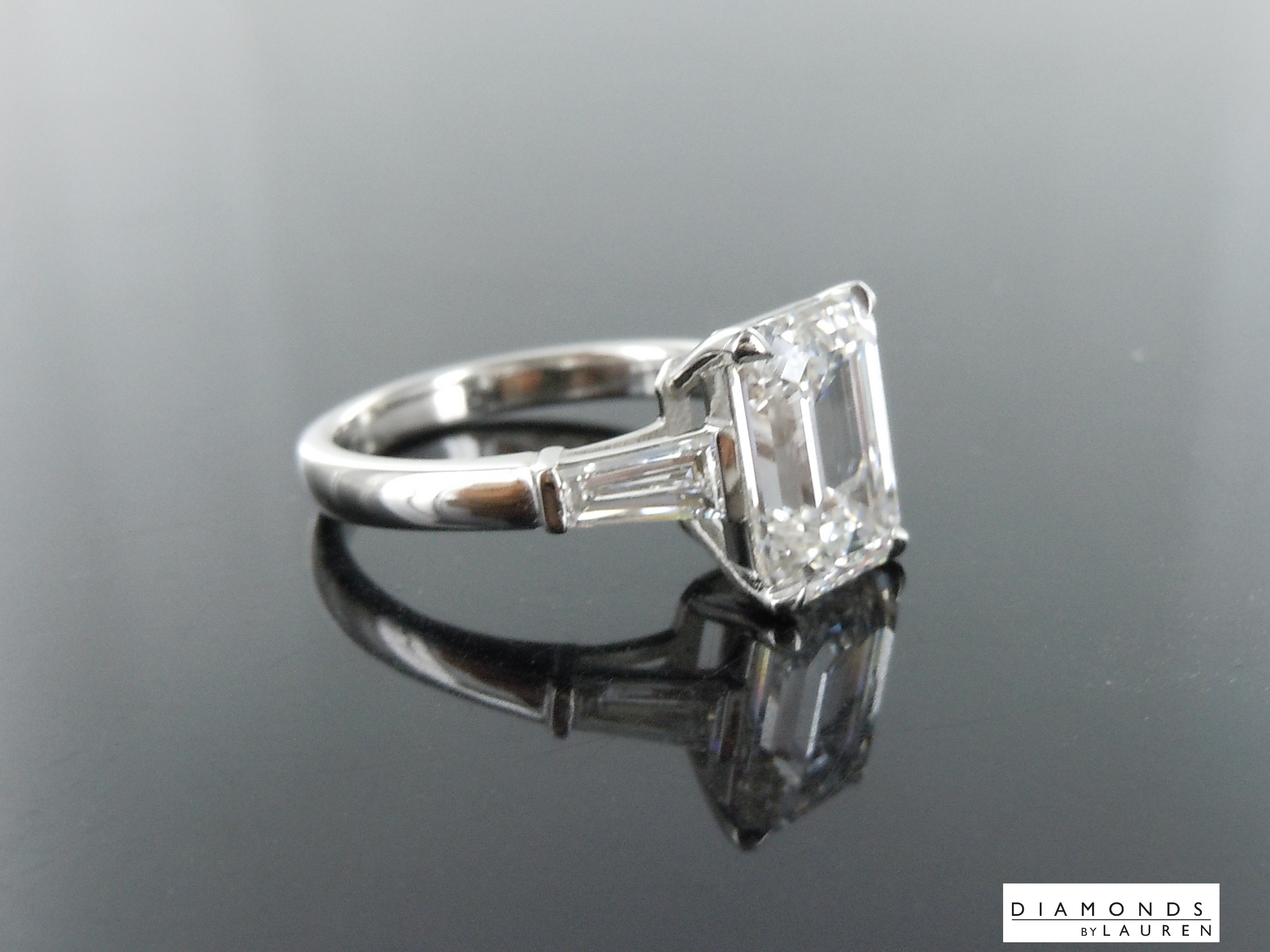 colorless diamond ring