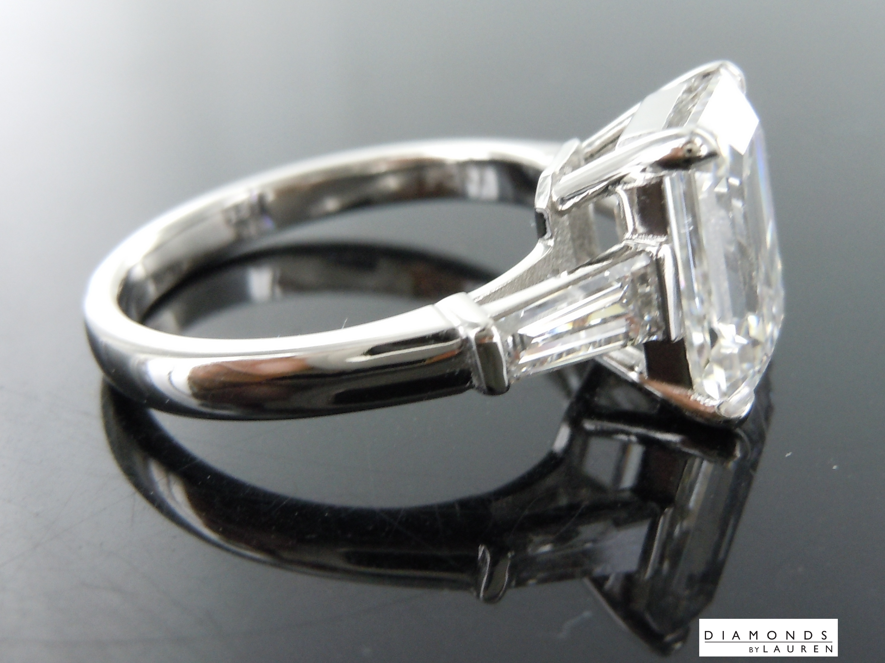 colorless diamond ring