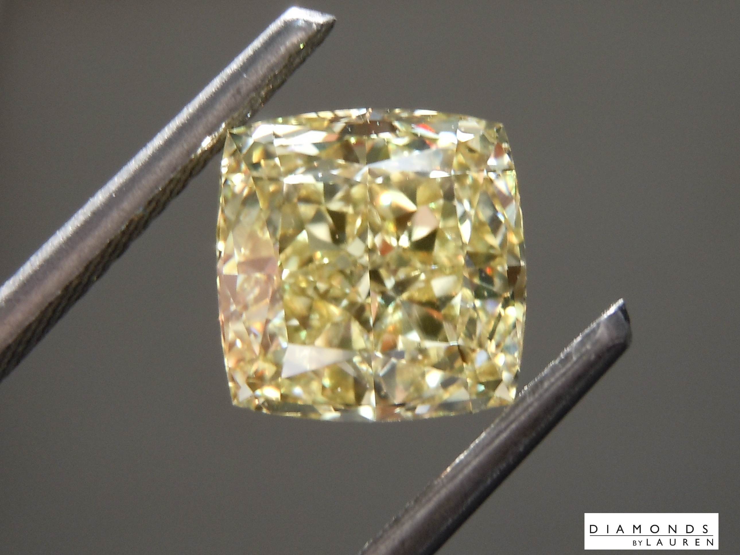 yellow canary lab diamond