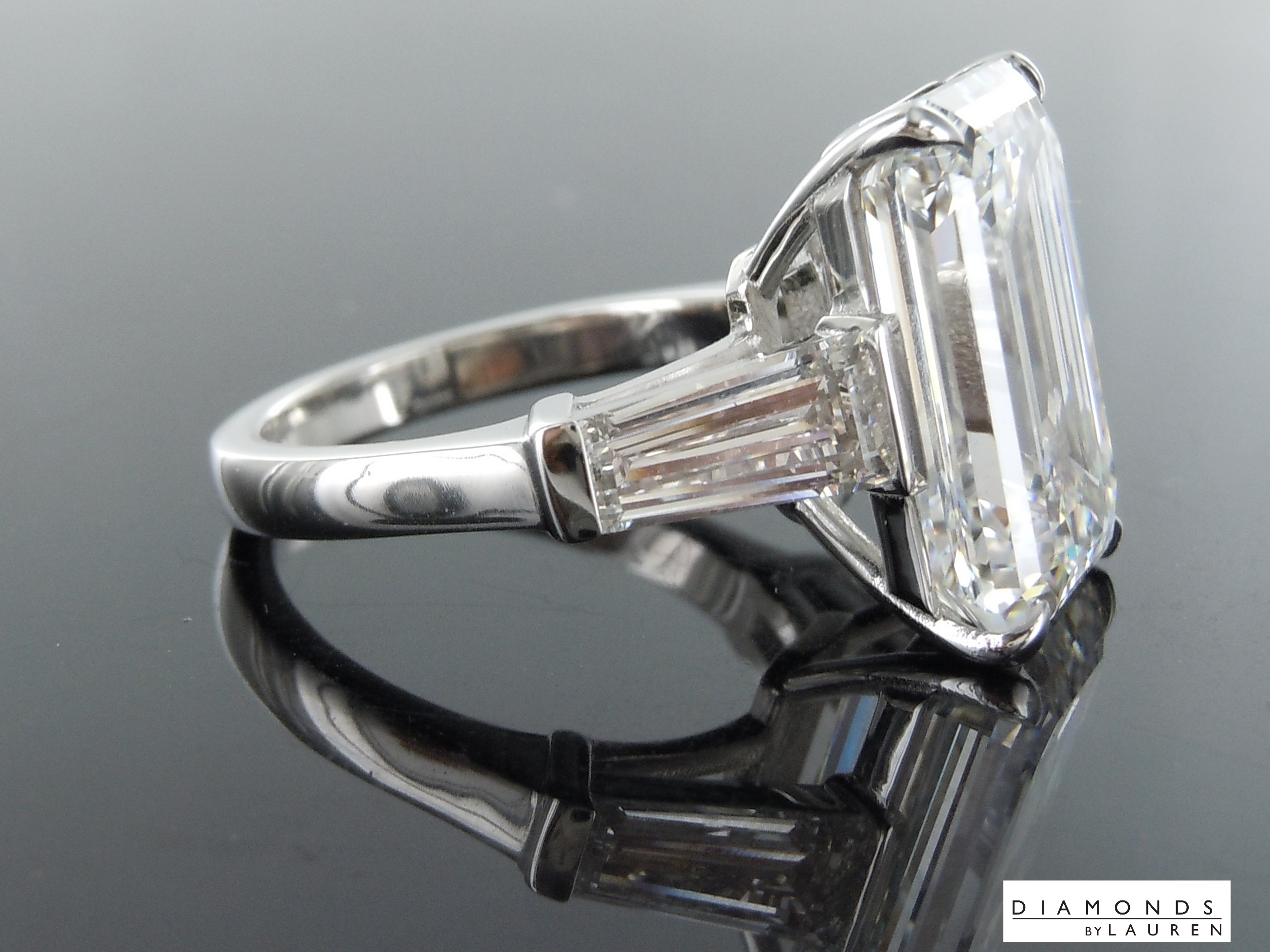 colorless diamond ring