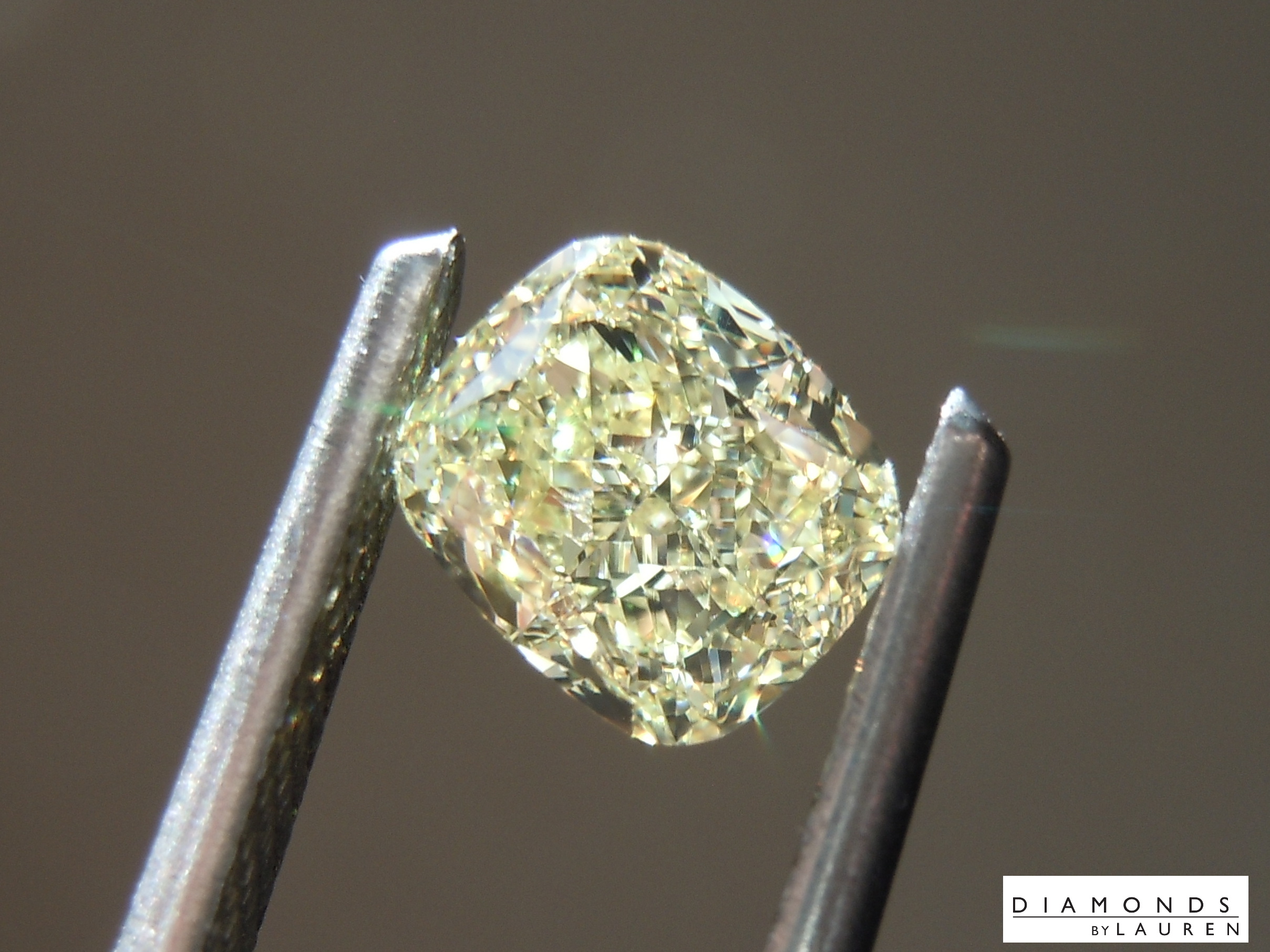 natural yellow diamond