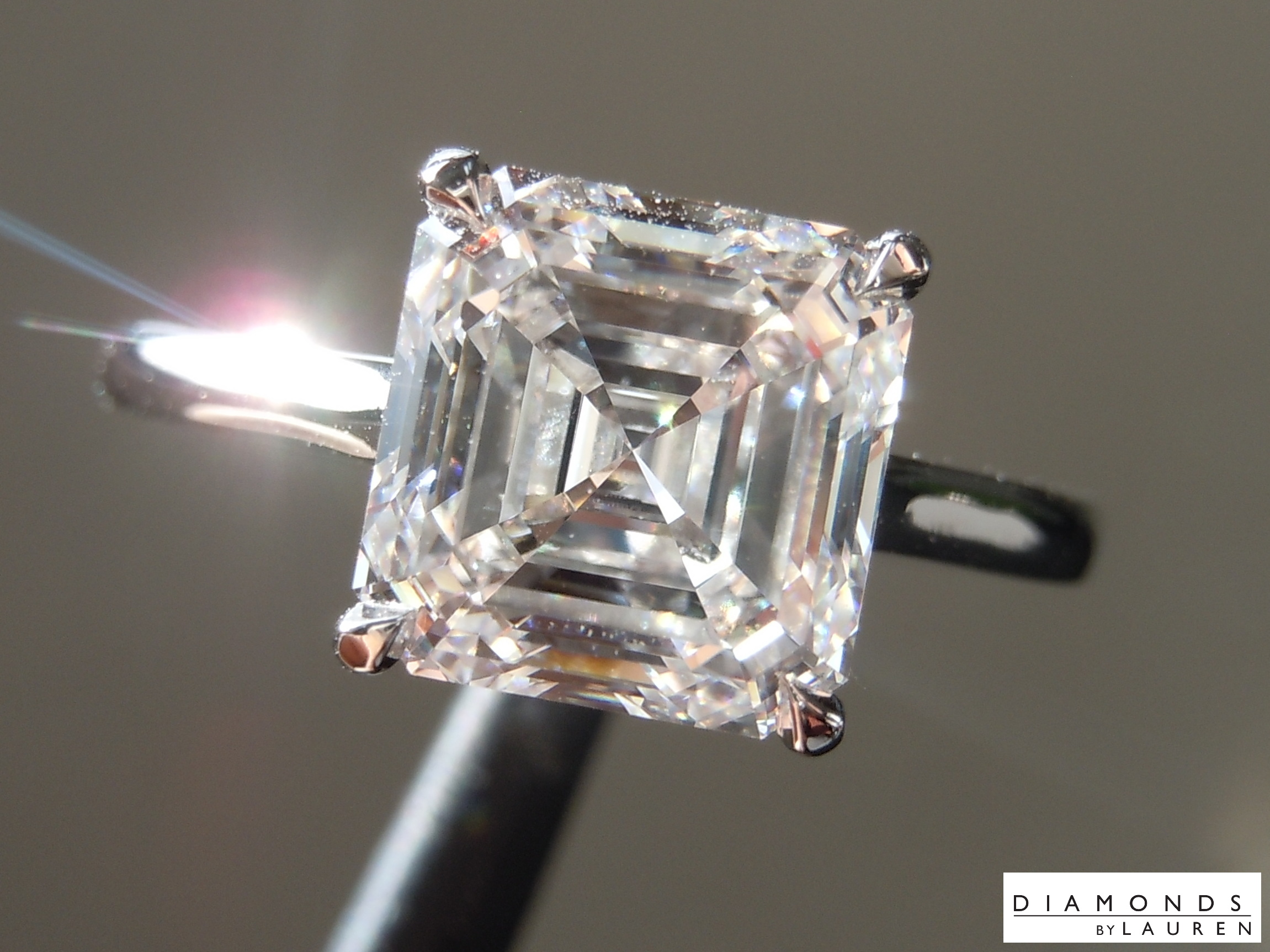 colorless diamond ring