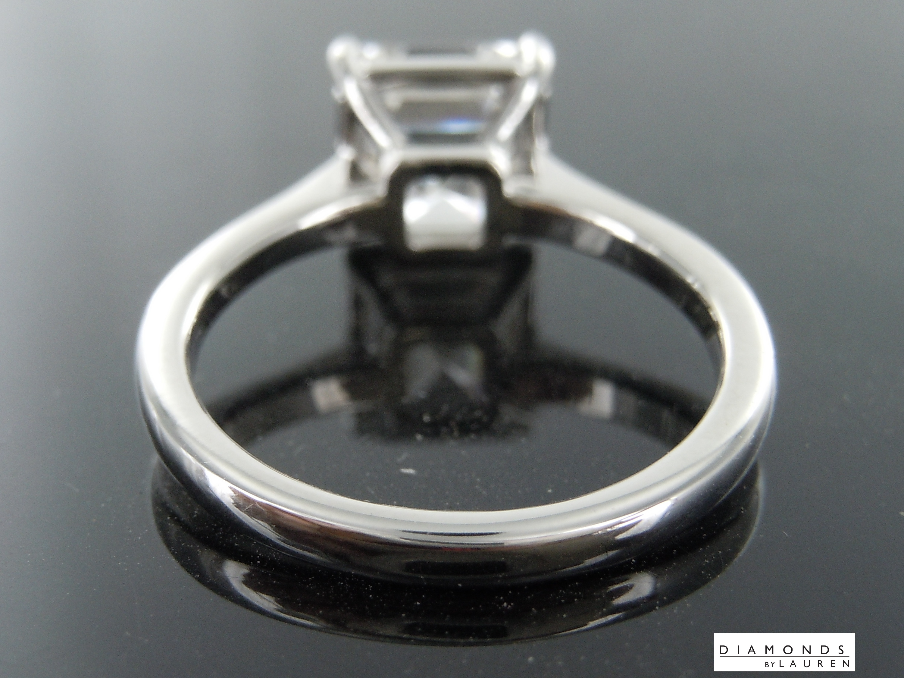 colorless diamond ring