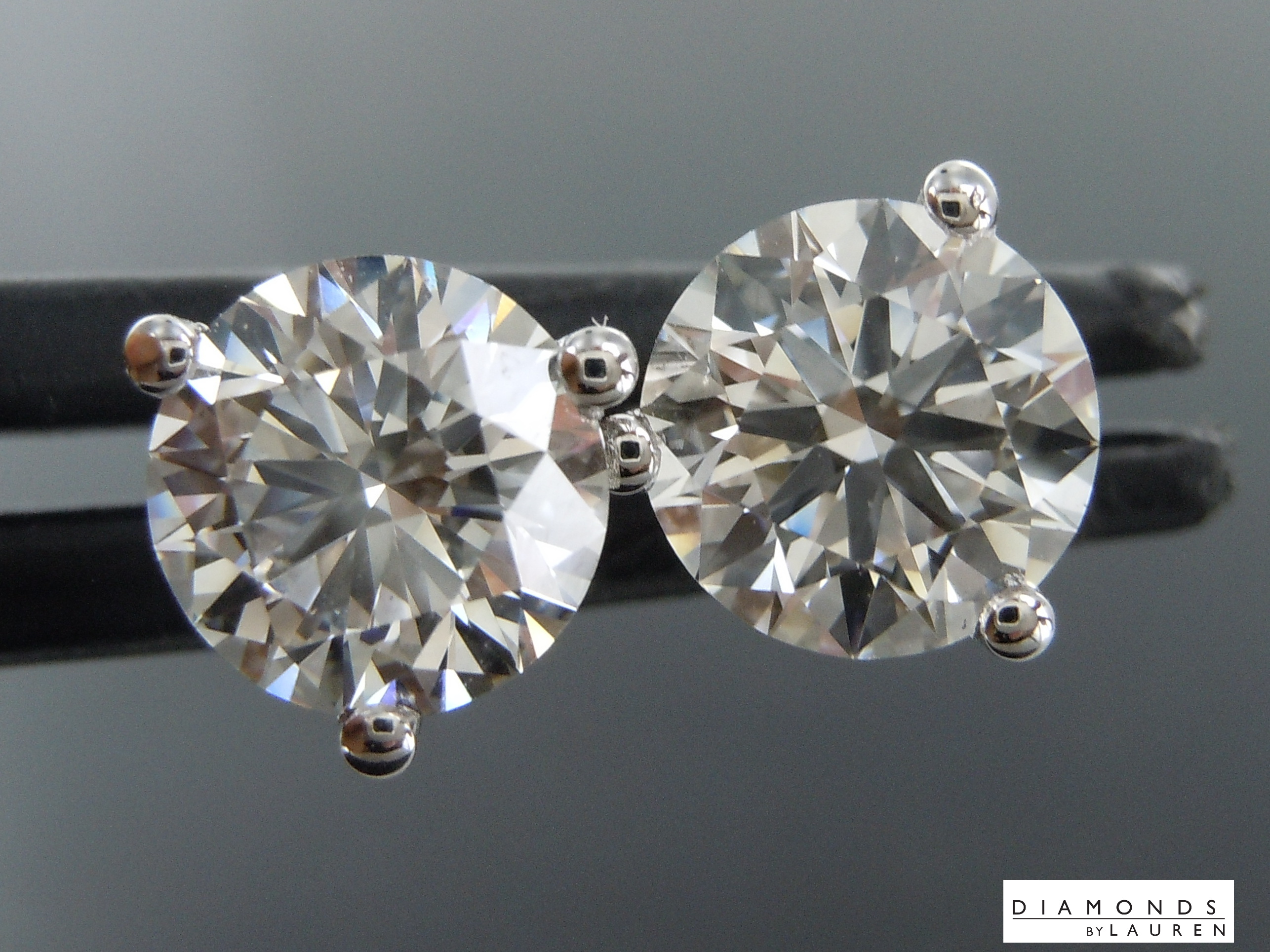 colorless diamond earrings