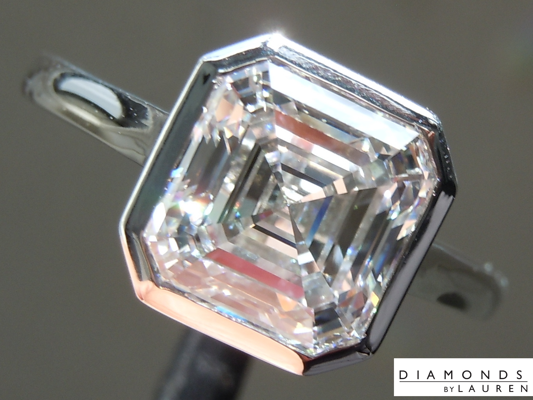 colorless diamond ring