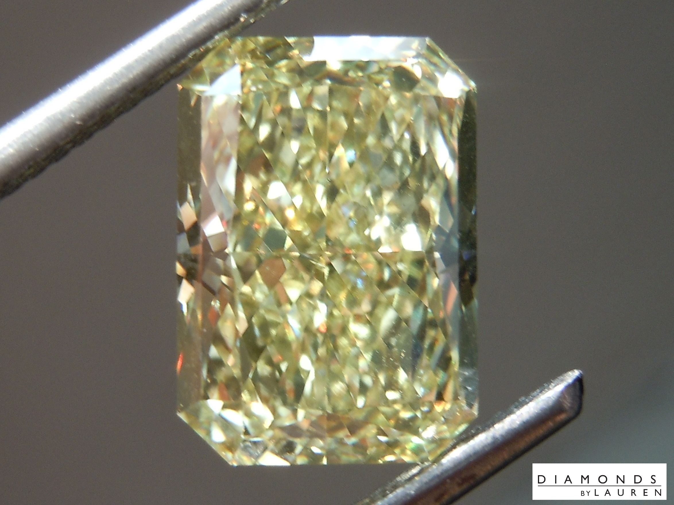 yellow diamond