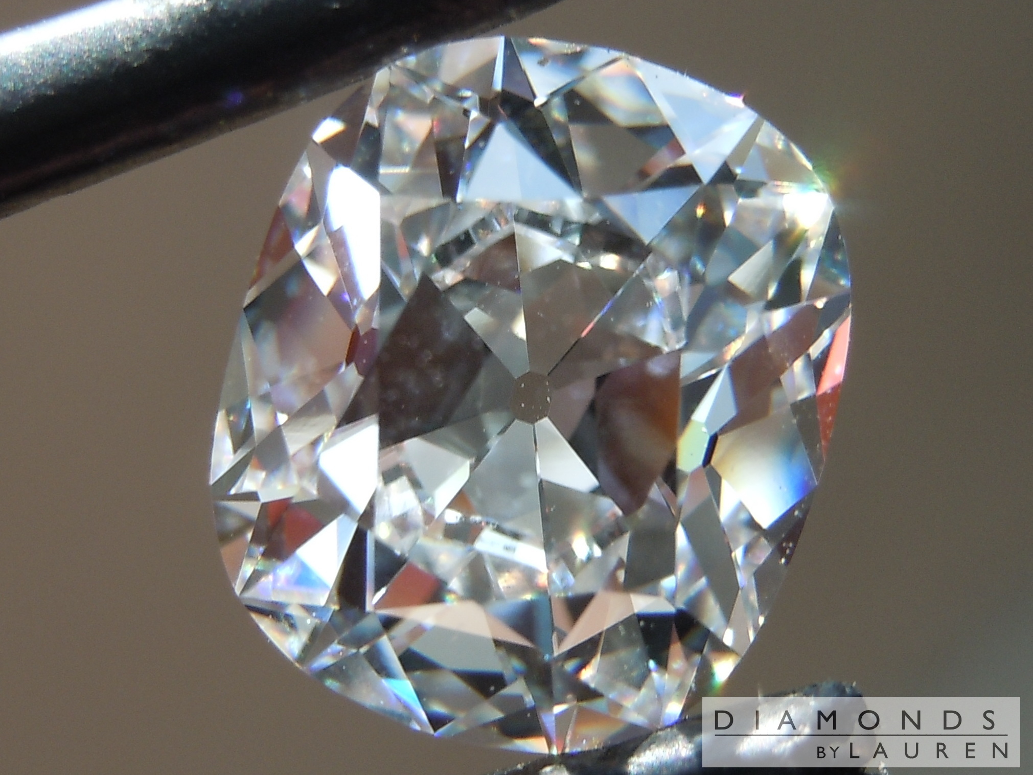 3.25ct D VVS2 Cushion Cut Lab Grown Diamond R11211