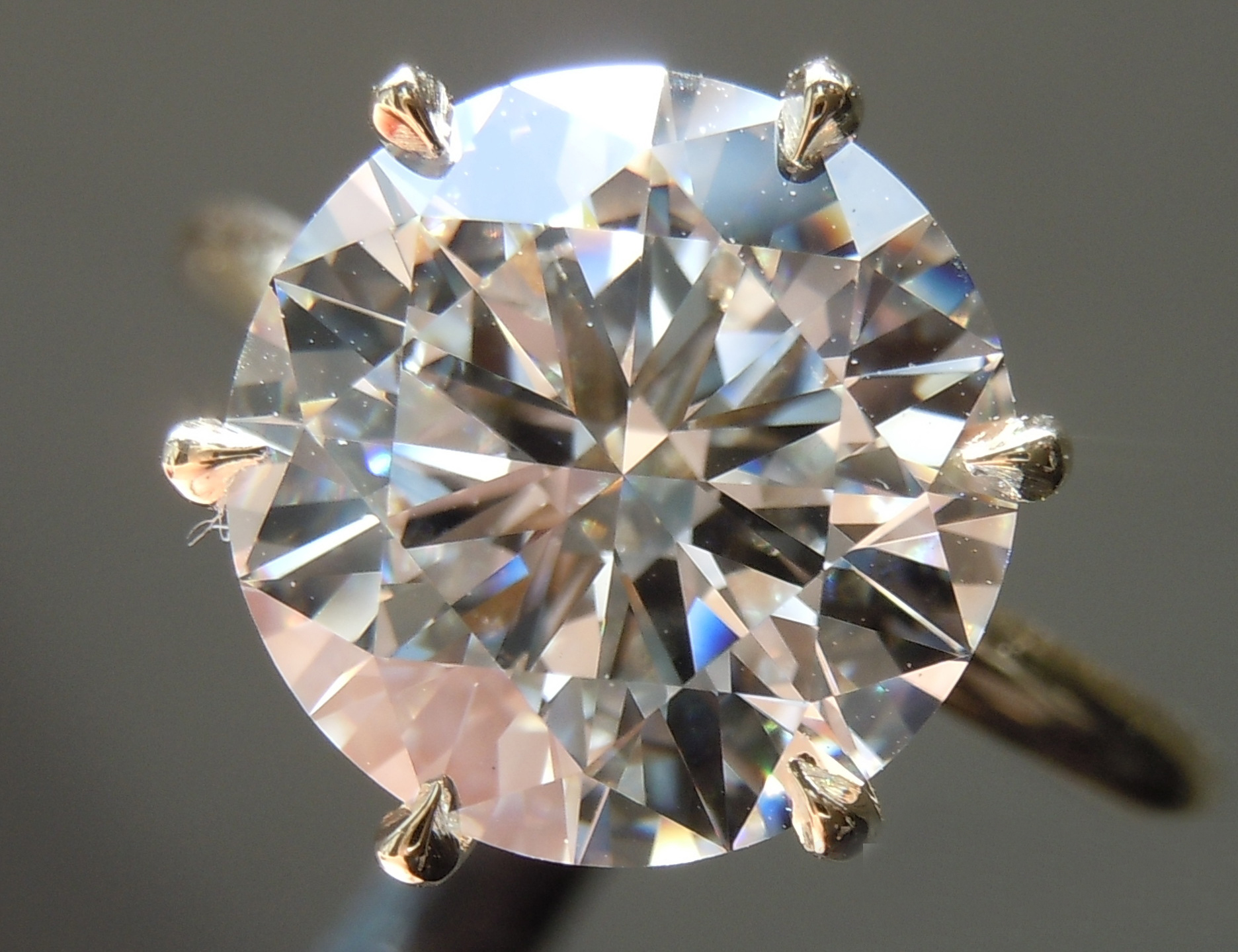 3.55ct E VVS2 Round Brilliant Lab Grown Diamond Ring R11203