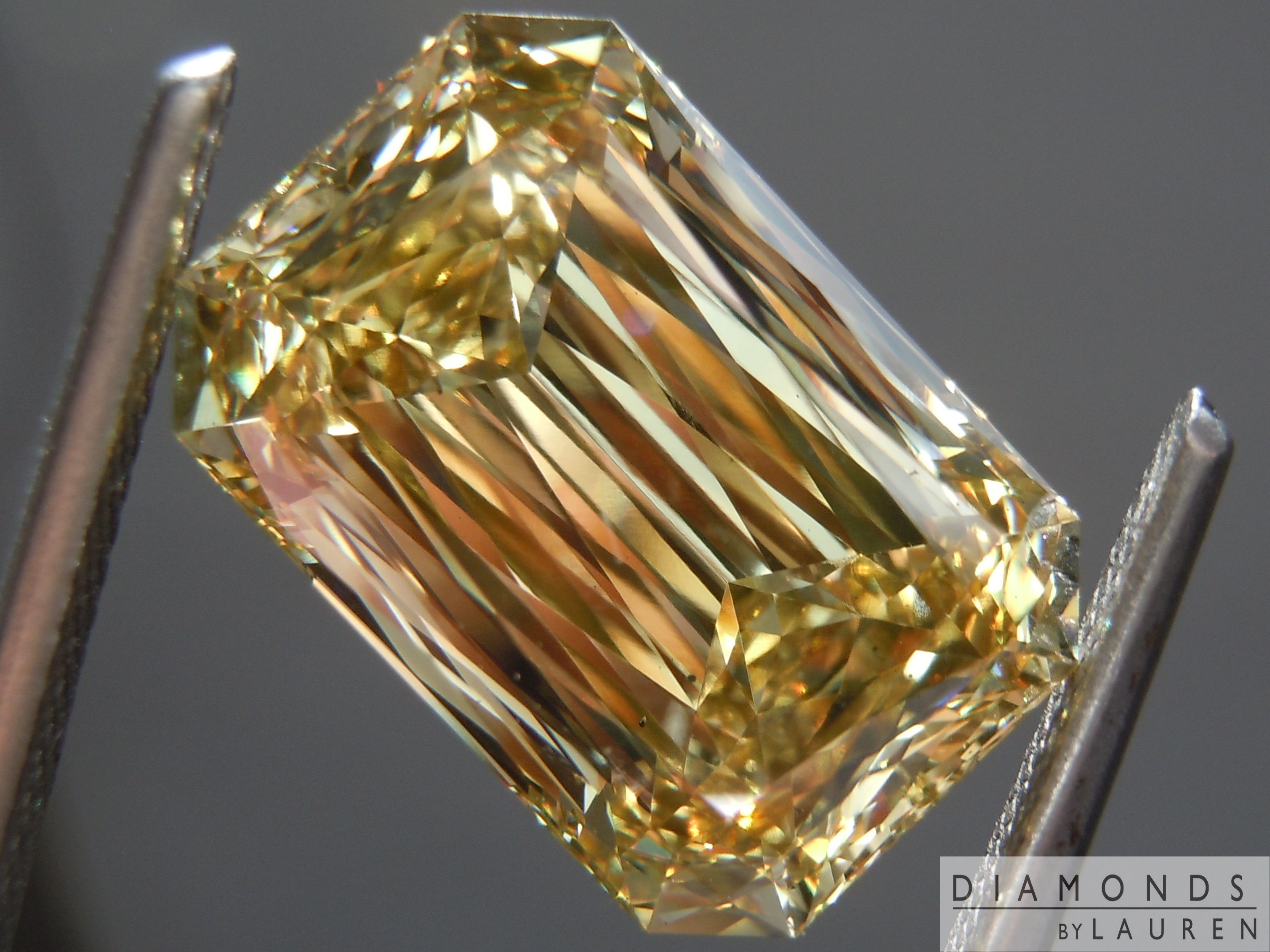 10.00ct Yellow Brown VS2 Criss Cut Lab Grown Diamond R11233