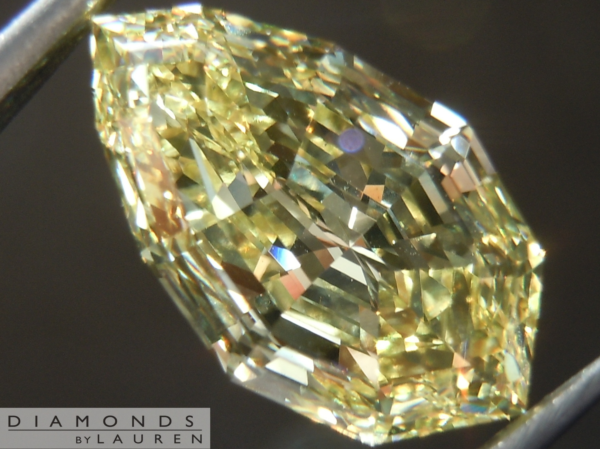 3.04ct Yellow VS2 Pear Lab Grown Diamond R11236