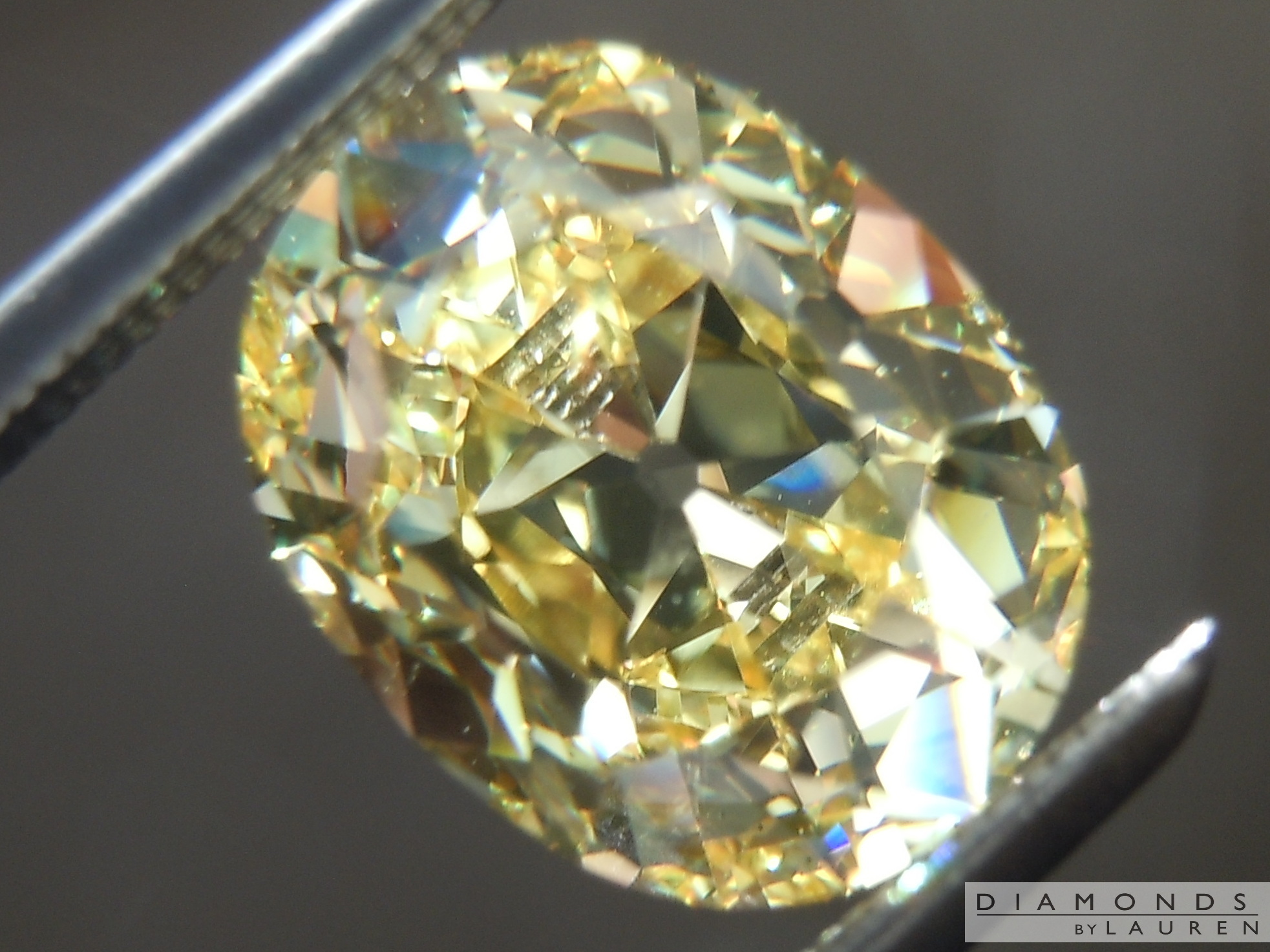 2.51ct Yellow VS1 Cushion Lab Grown Diamond R11250