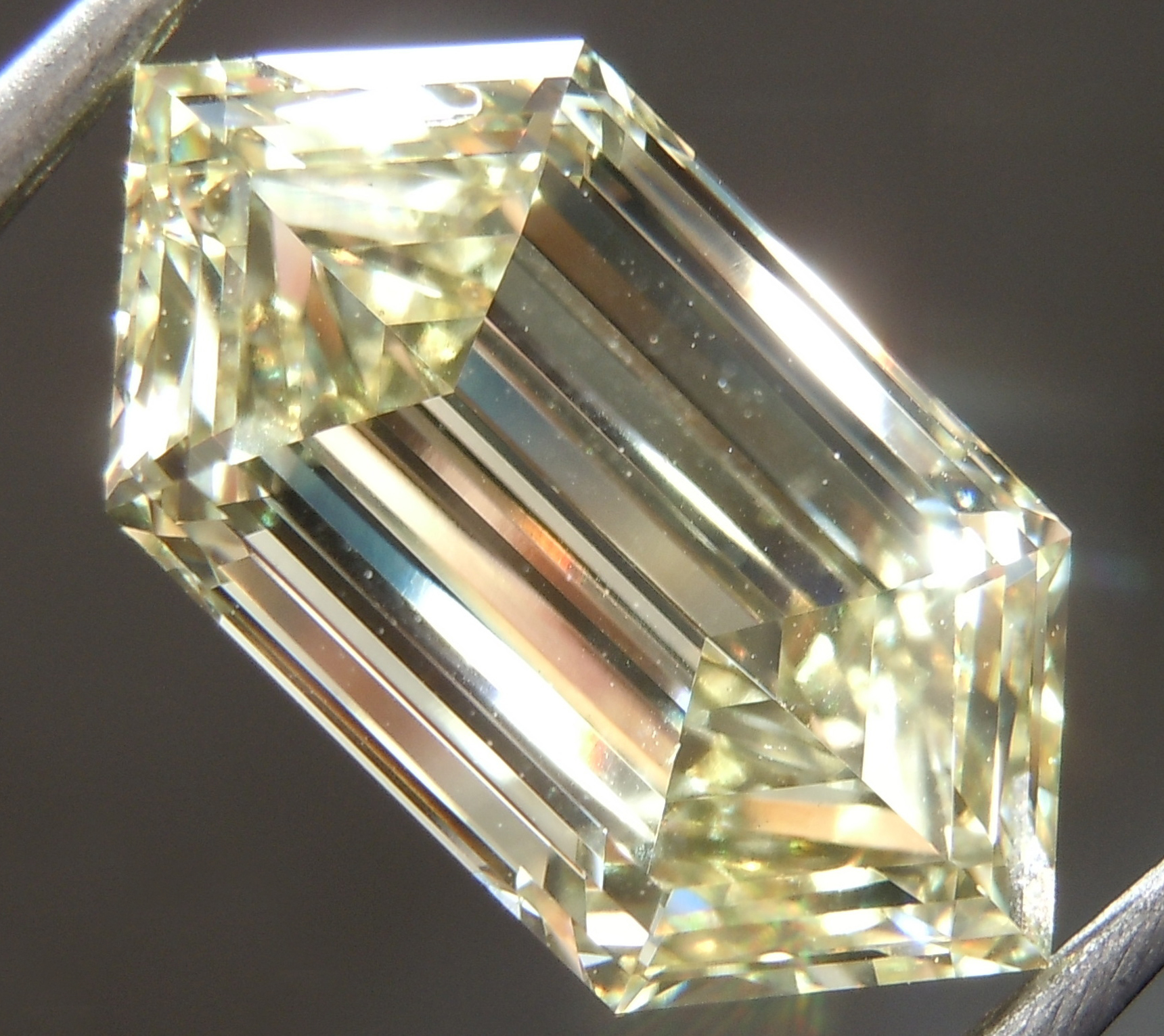 3.04ct Yellow VS1 Hexagonal Lab Grown Diamond R11234