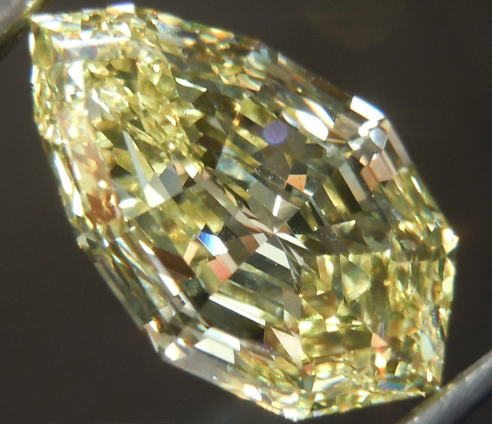 3.04ct Yellow VS2 Pear Lab Grown Diamond R11236