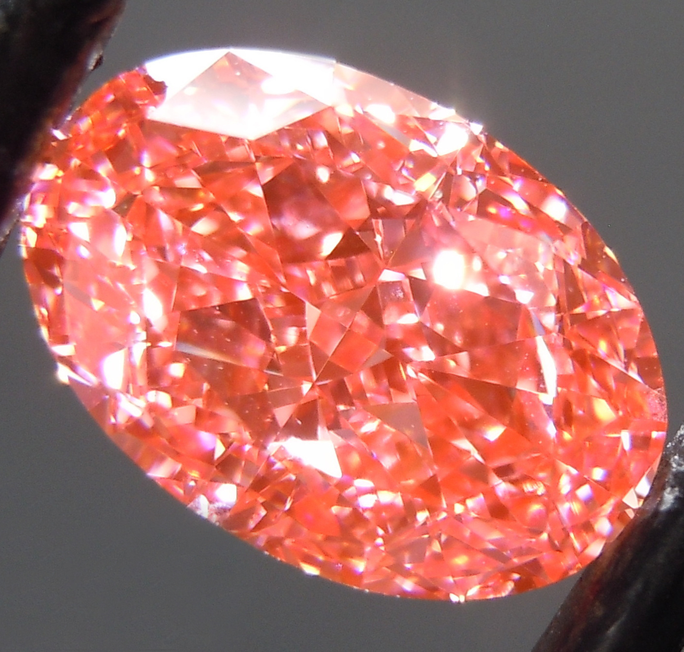 5.13ct Pink VVS2 Oval Lab Grown Diamond R11239